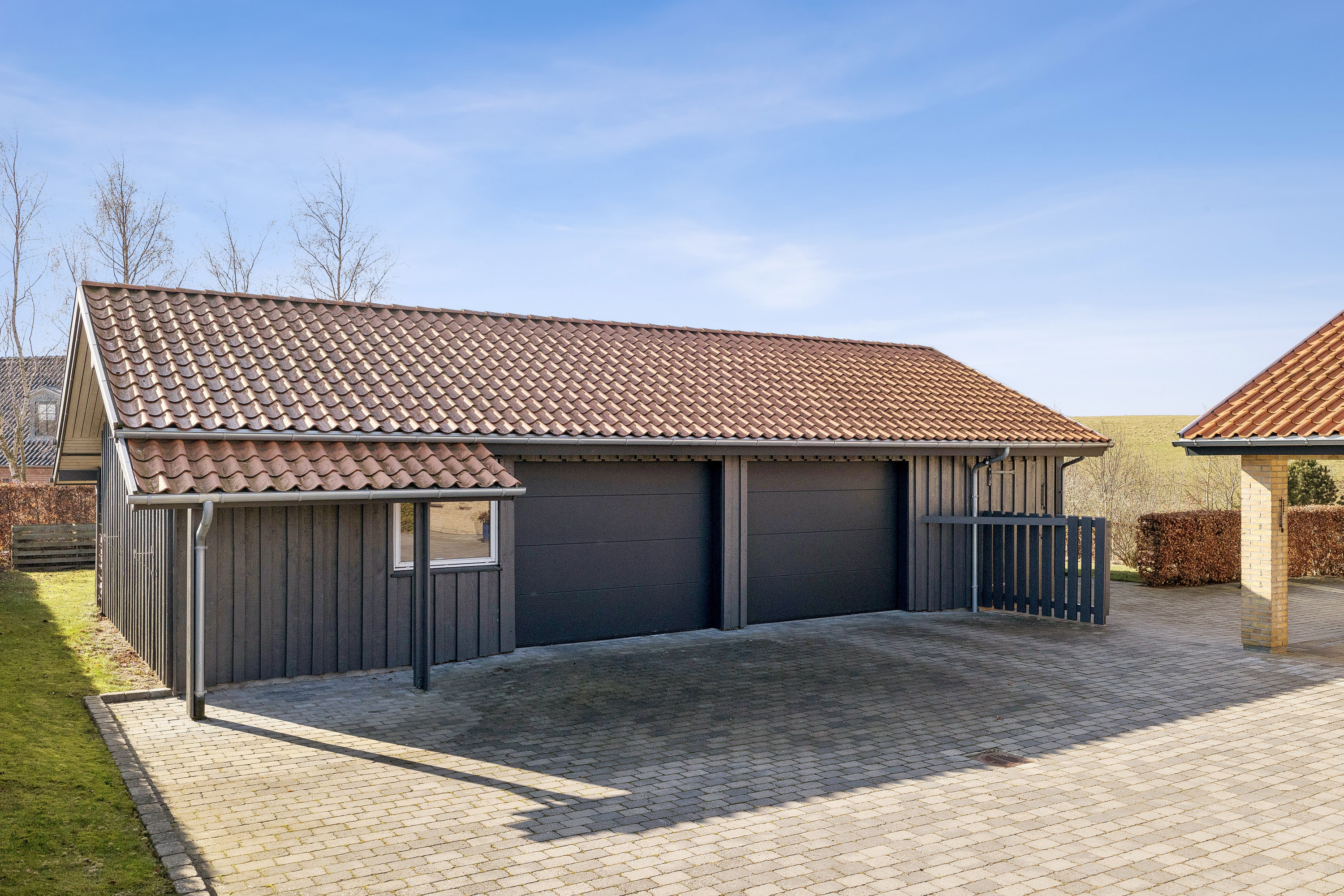 Fremhævet garage billede i fuldskærmstilstand. Billede af Præstehaven 11, Hylke, 8660 Skanderborg