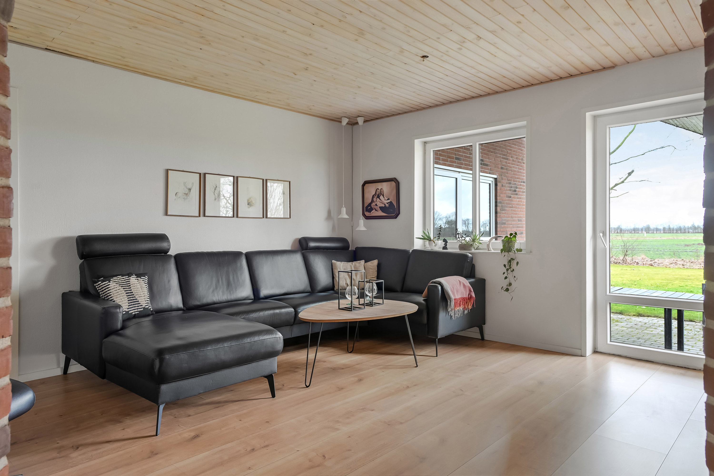 Fremhævet stue billede i fuldskærmstilstand. Billede af Dalsvej 4, Dal, 7200 Grindsted