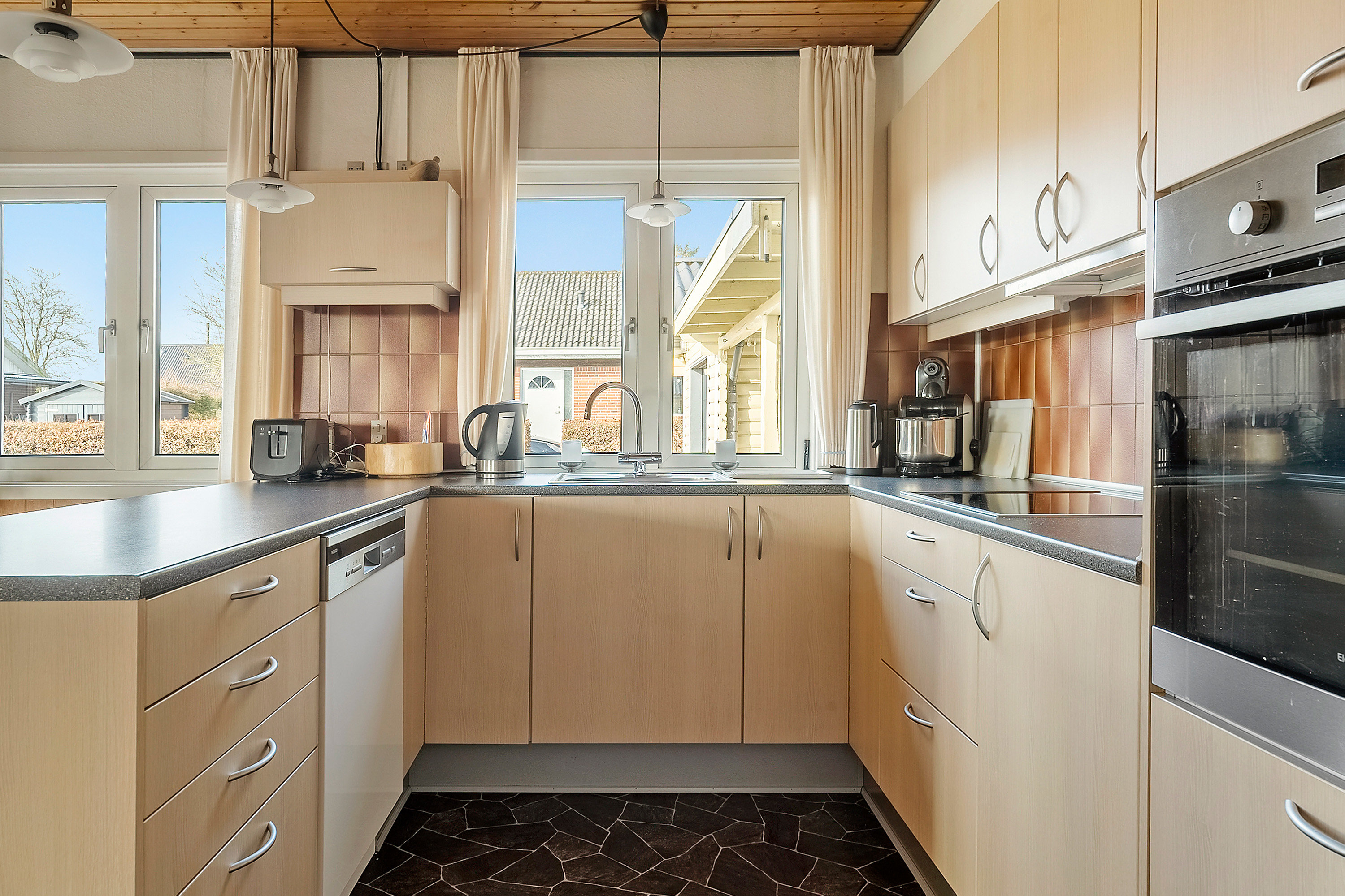 Fremhævet køkken billede i fuldskærmstilstand. Billede af Brøndager 13, 15., 8751 Gedved