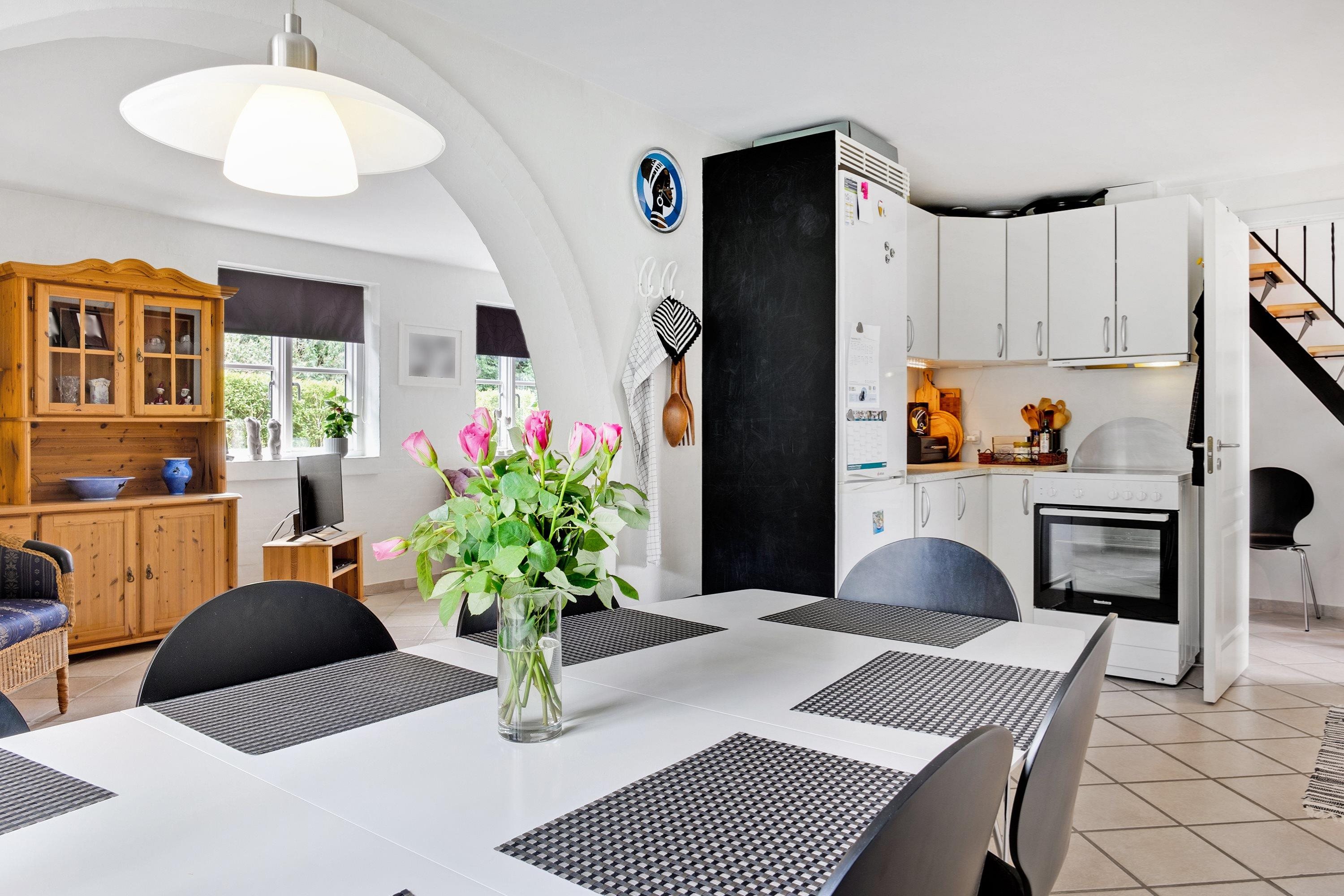 Fremhævet køkken billede i fuldskærmstilstand. Billede af Akkerupvej 15, 5683 Haarby