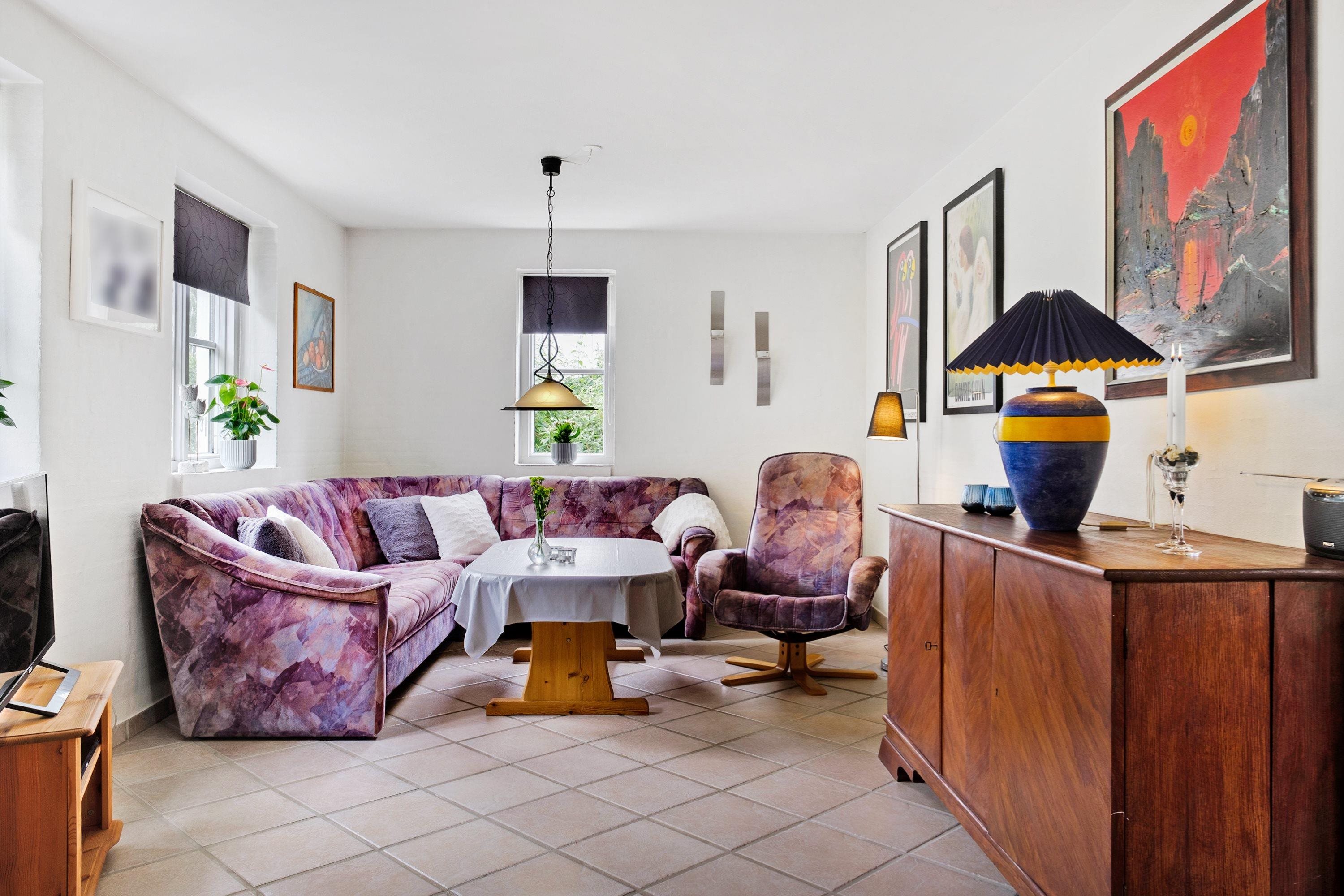 Fremhævet stue billede i fuldskærmstilstand. Billede af Akkerupvej 15, 5683 Haarby