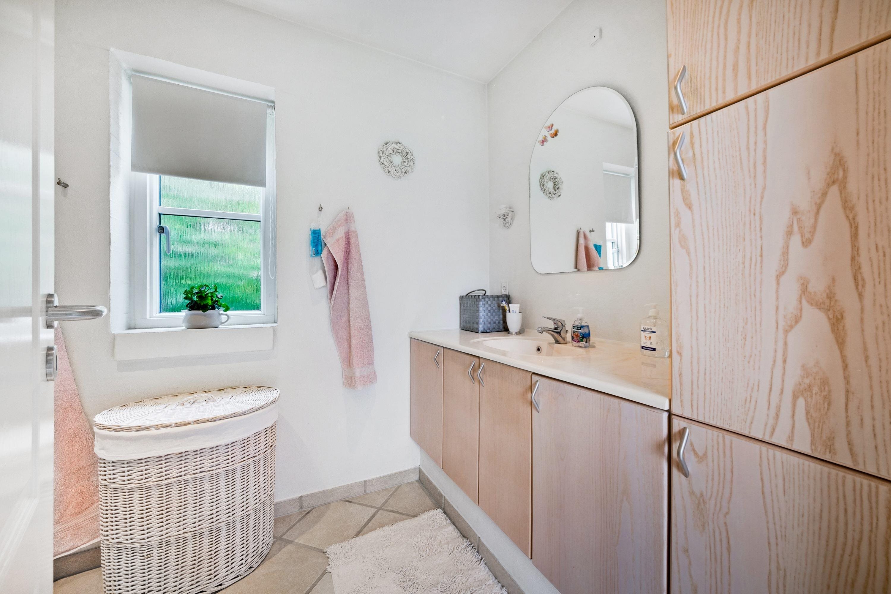 Fremhævet badeværelse billede i fuldskærmstilstand. Billede af Akkerupvej 15, 5683 Haarby