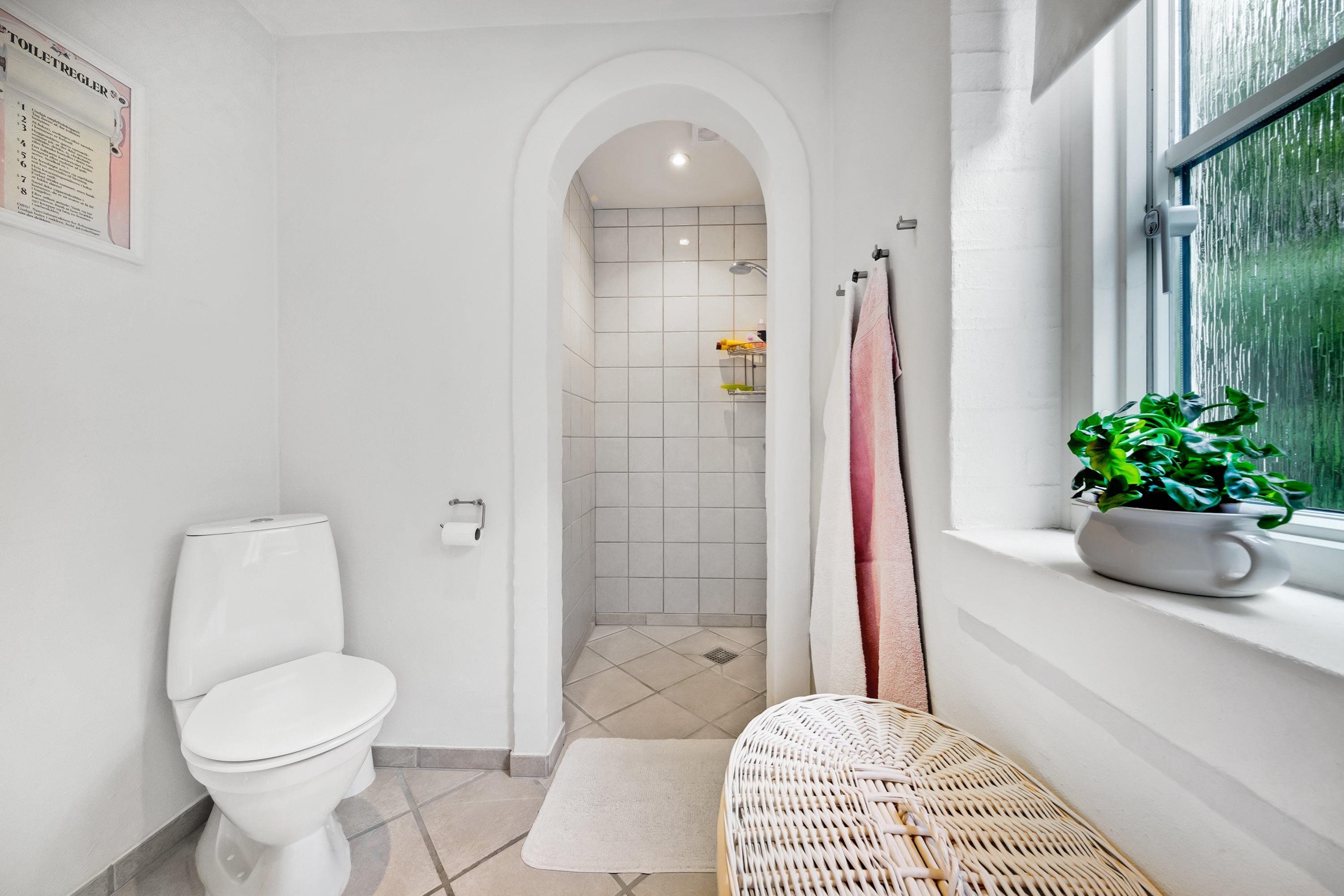 Fremhævet badeværelse billede i fuldskærmstilstand. Billede af Akkerupvej 15, 5683 Haarby