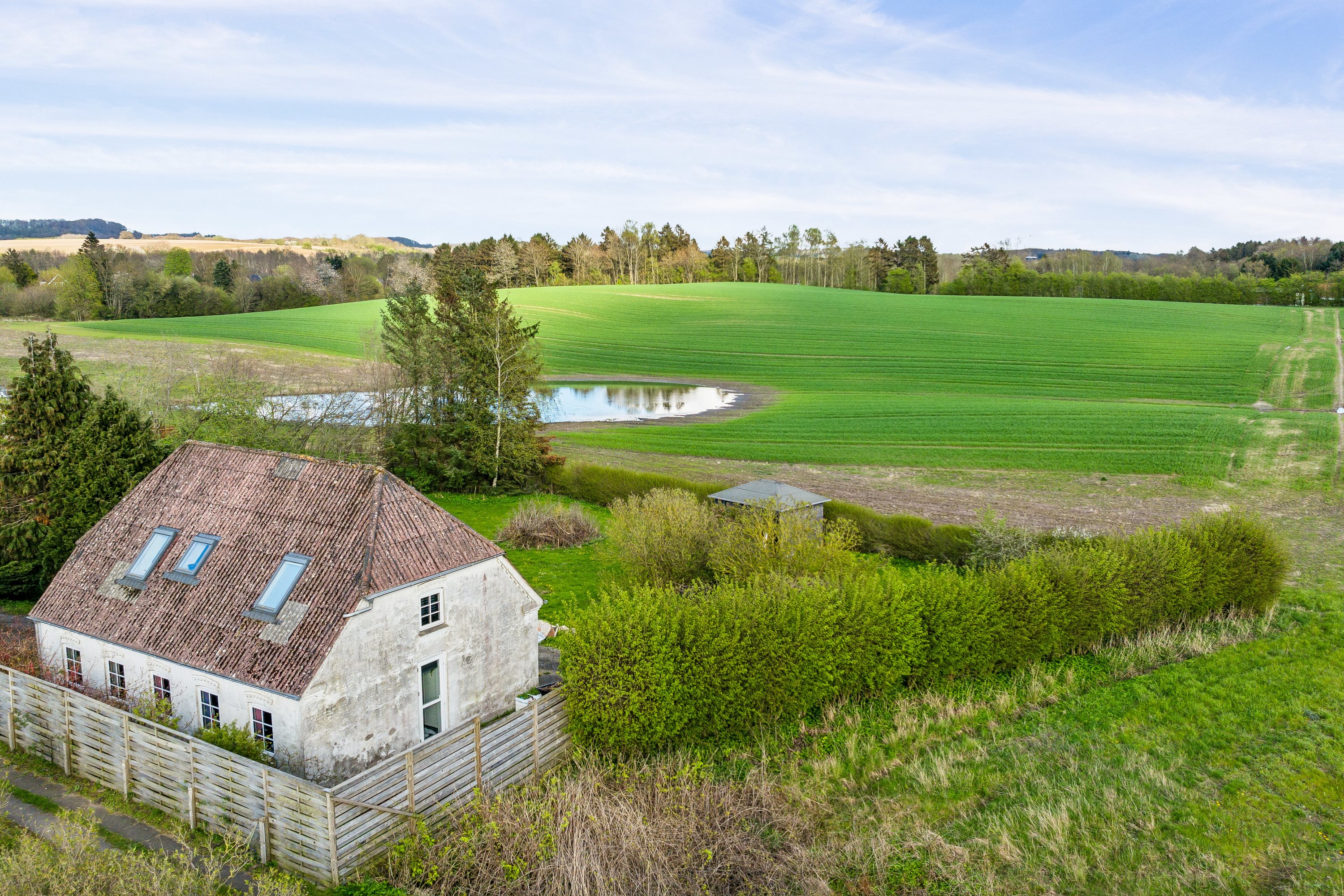 Fremhævet luftfoto billede i fuldskærmstilstand. Billede af Akkerupvej 15, 5683 Haarby
