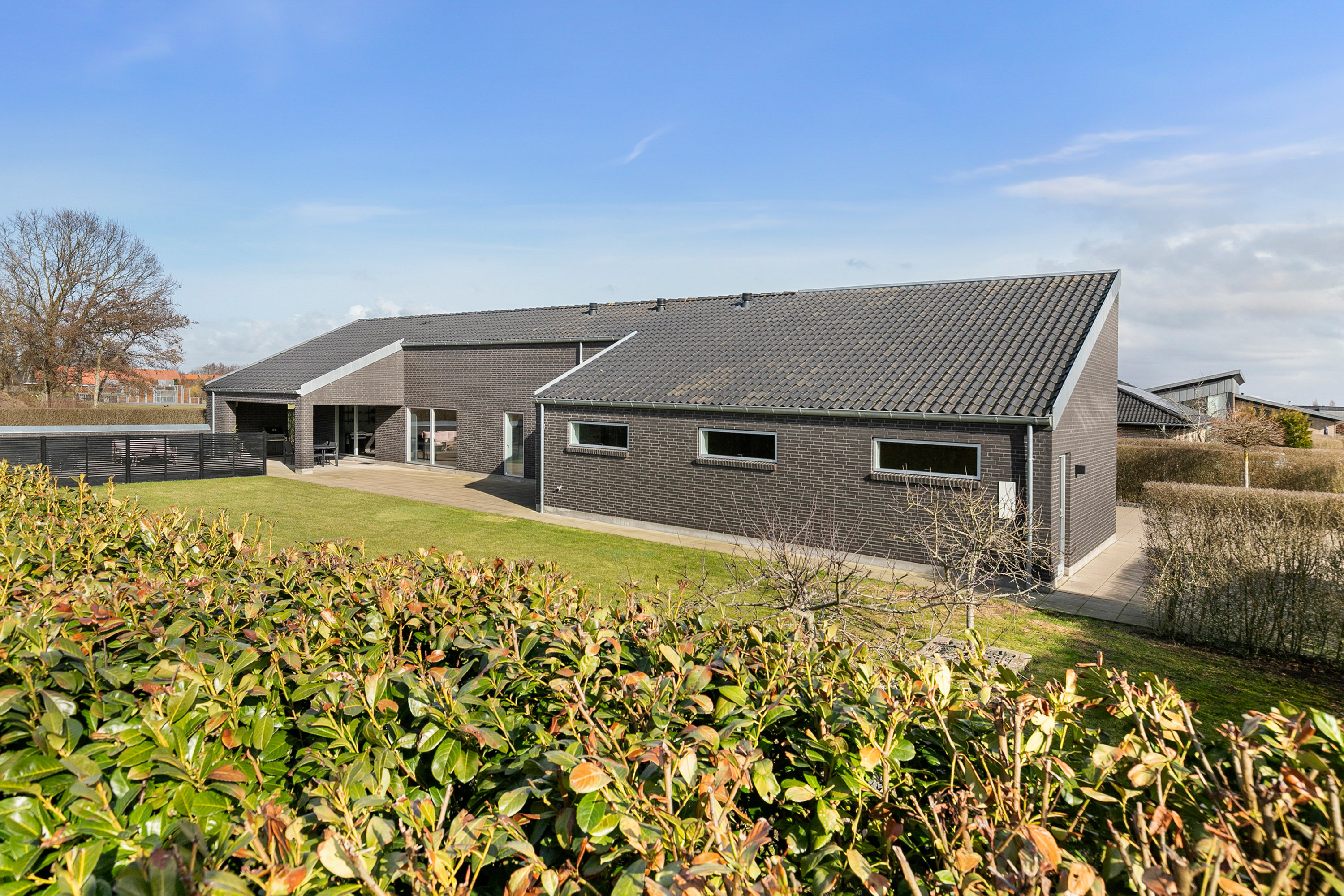 Fremhævet facade billede i fuldskærmstilstand. Billede af Torngårdshaven 7, 9440 Aabybro