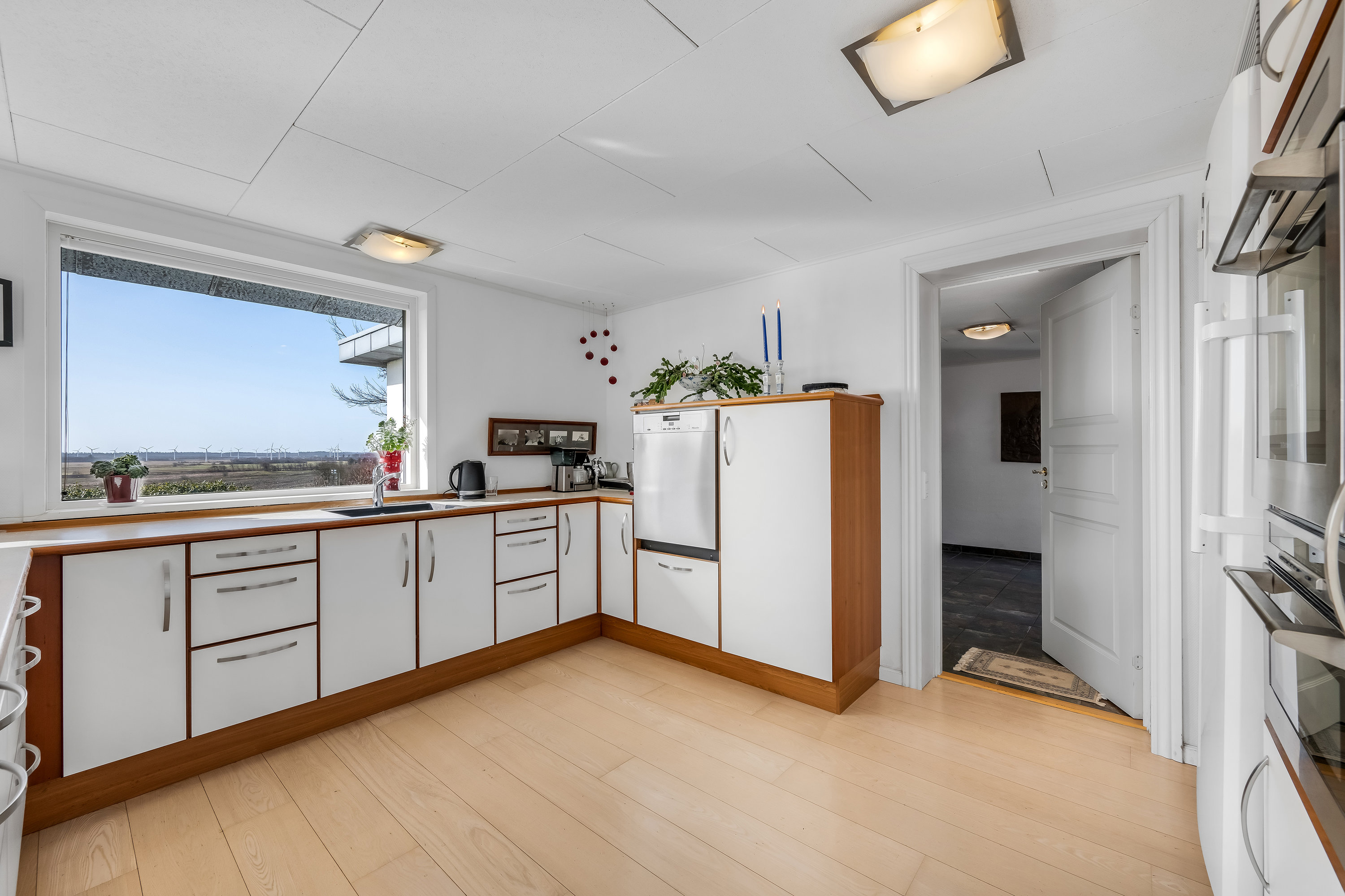 Fremhævet køkken billede i fuldskærmstilstand. Billede af Skrænten 12, Dejbjerg, 6900 Skjern