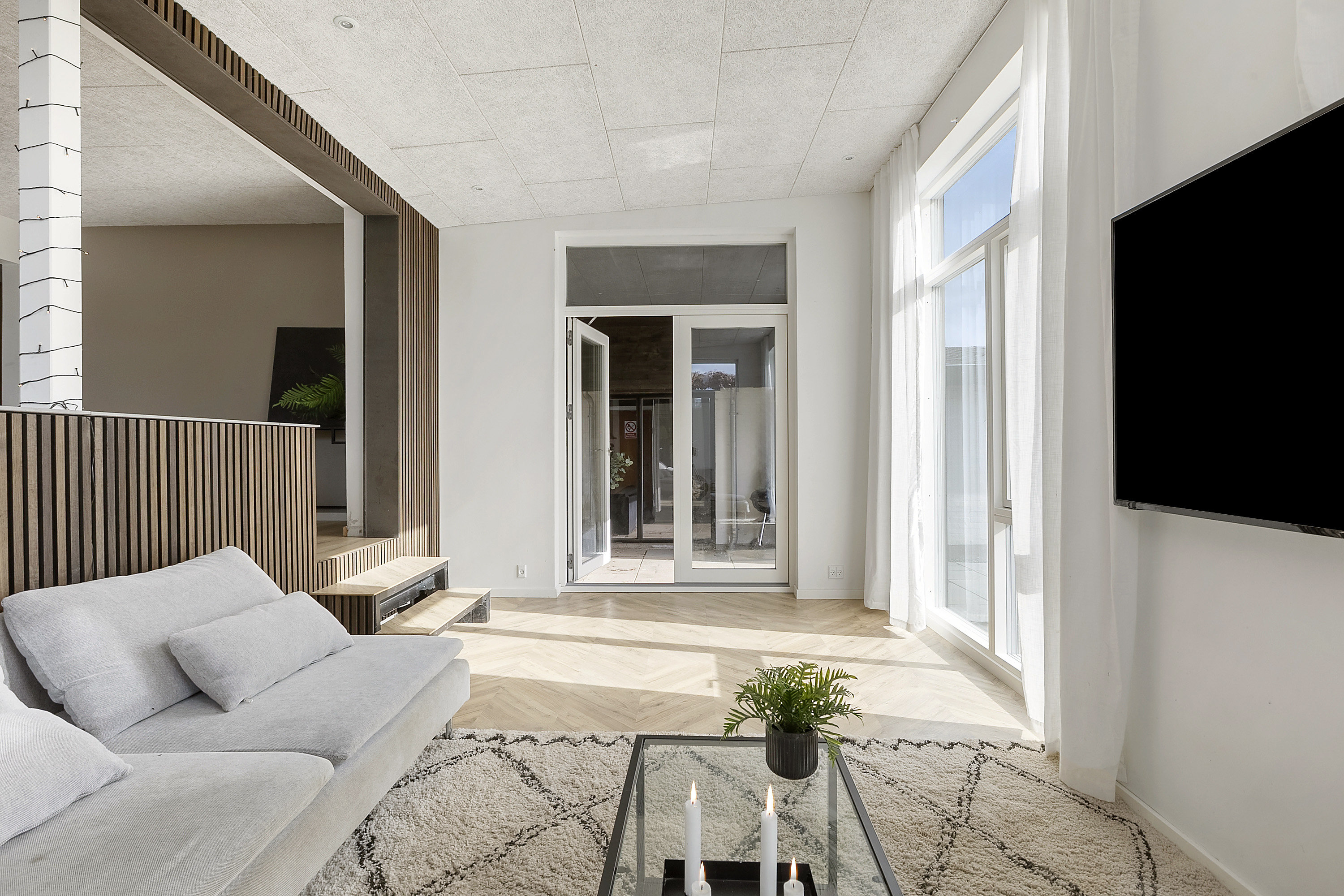 Fremhævet stue billede i fuldskærmstilstand. Billede af Svalevænget 22, Ulkebøl, 6400 Sønderborg