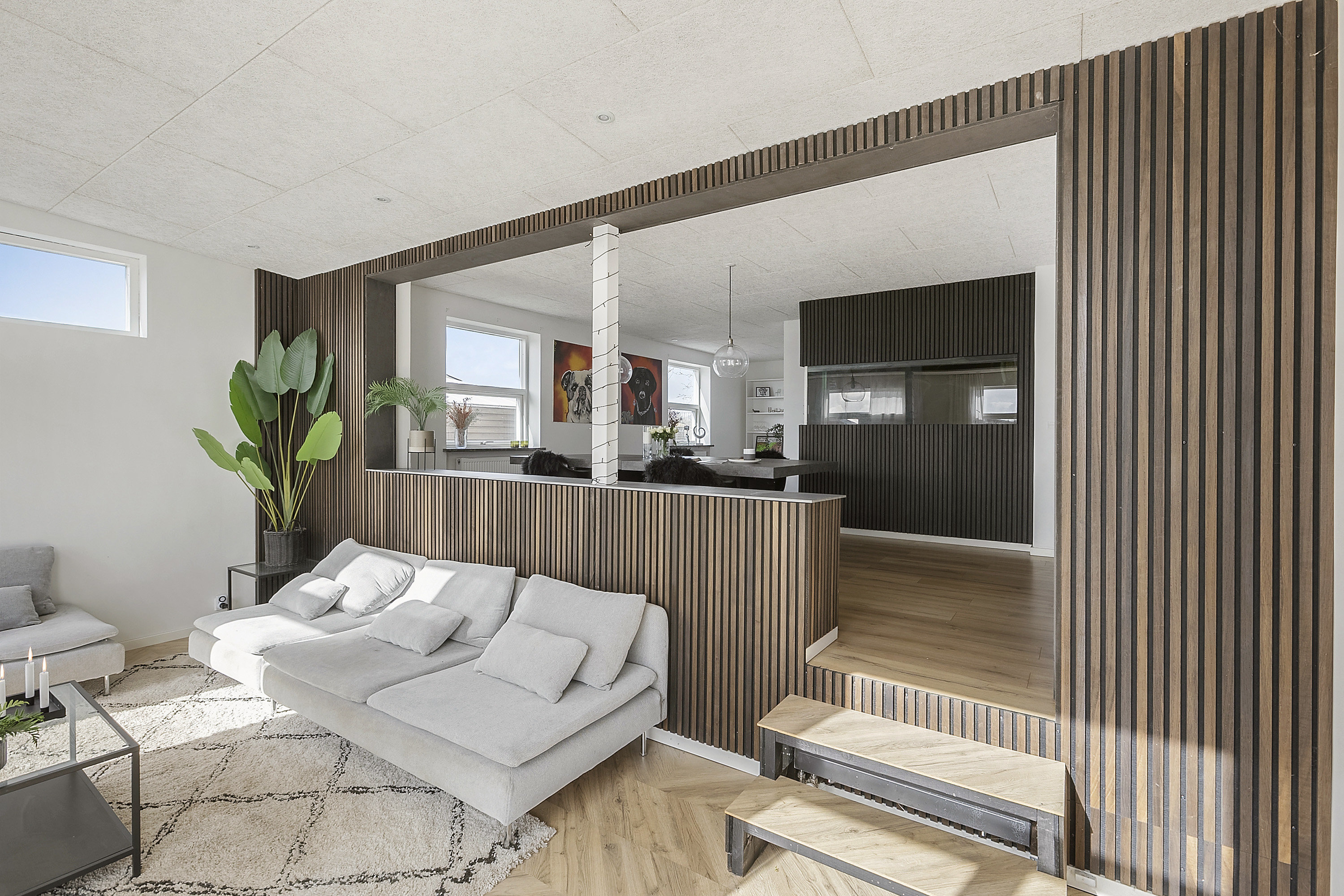 Fremhævet stue billede i fuldskærmstilstand. Billede af Svalevænget 22, Ulkebøl, 6400 Sønderborg