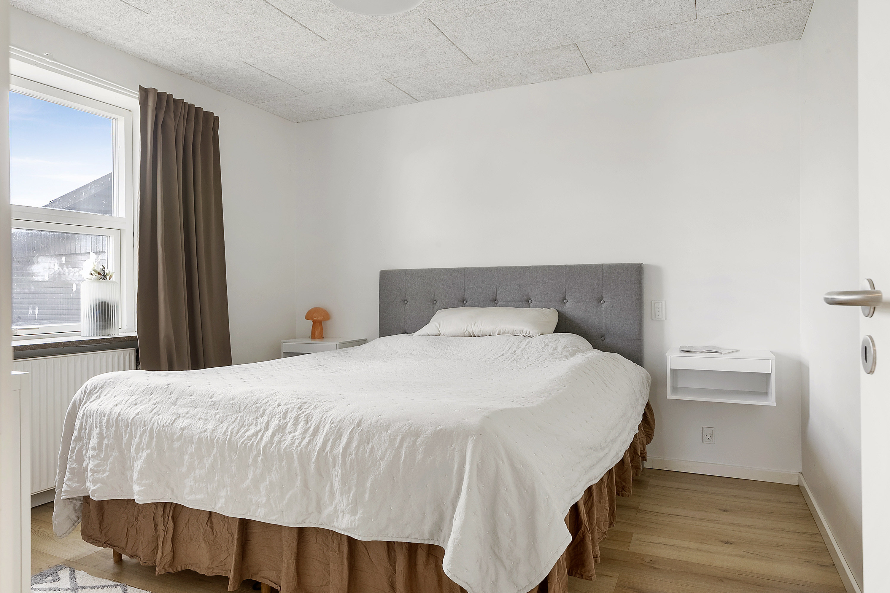 Fremhævet soveværelse billede i fuldskærmstilstand. Billede af Svalevænget 22, Ulkebøl, 6400 Sønderborg