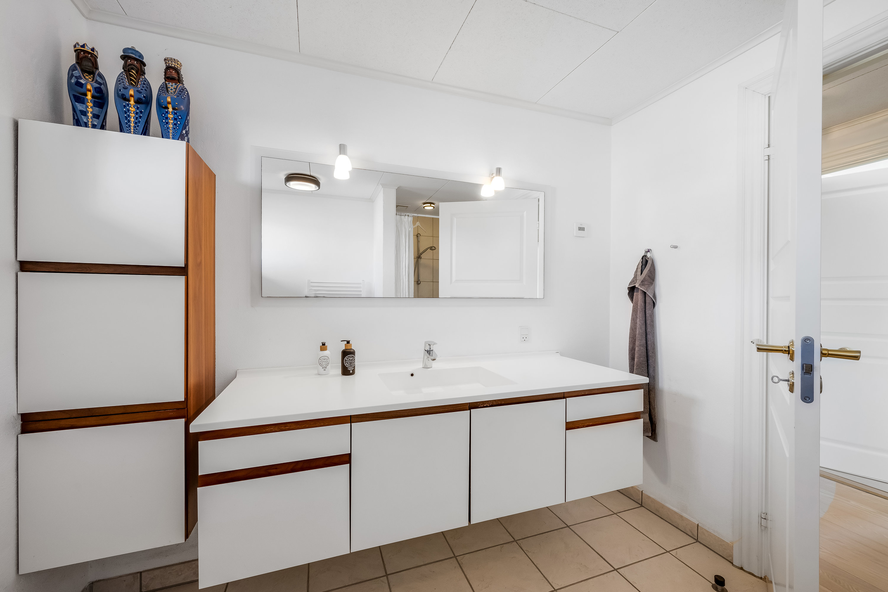 Fremhævet badeværelse billede i fuldskærmstilstand. Billede af Skrænten 12, Dejbjerg, 6900 Skjern