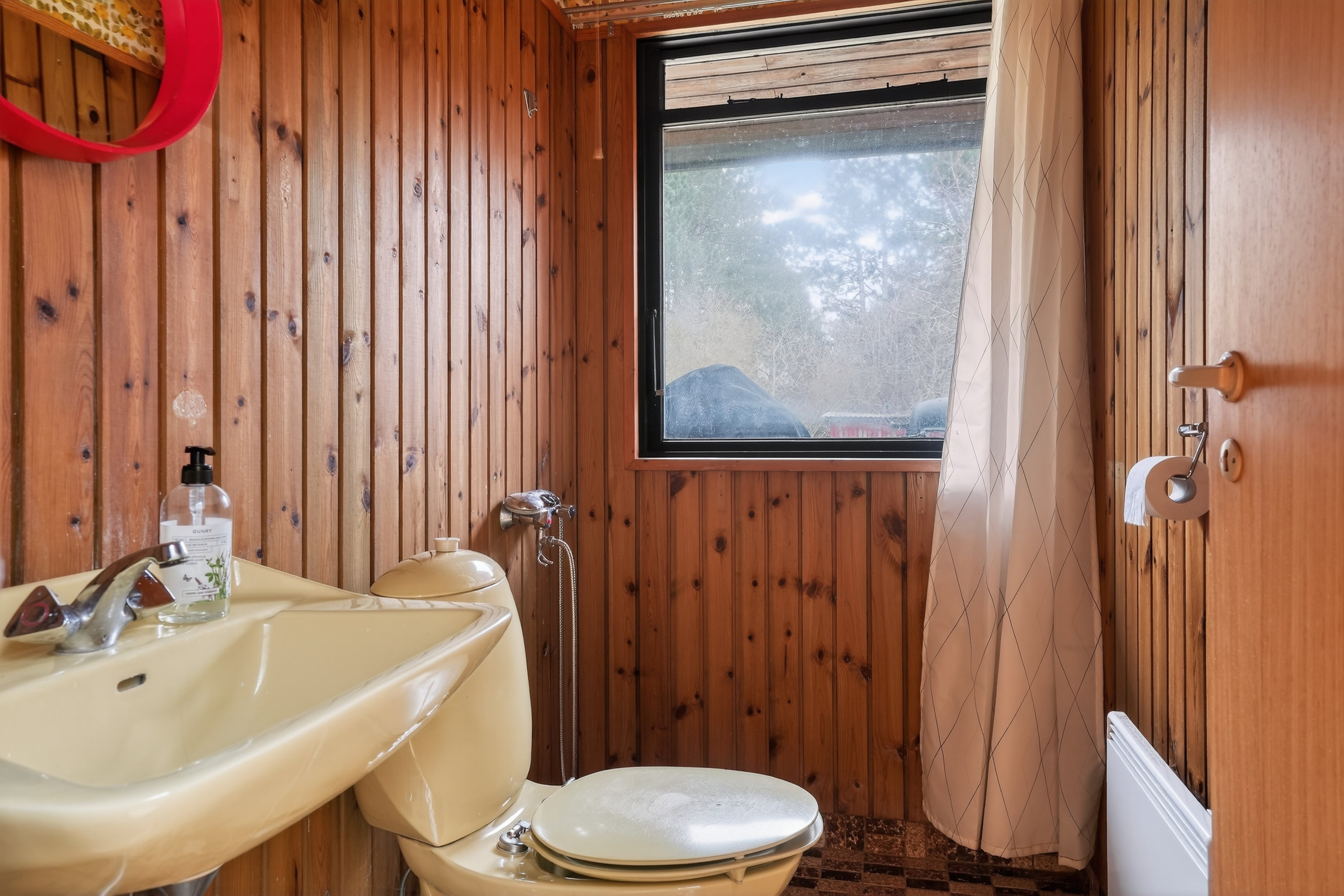 Fremhævet wc billede i fuldskærmstilstand. Billede af Birkekrogen 14, Klint, 4500 Nykøbing Sj