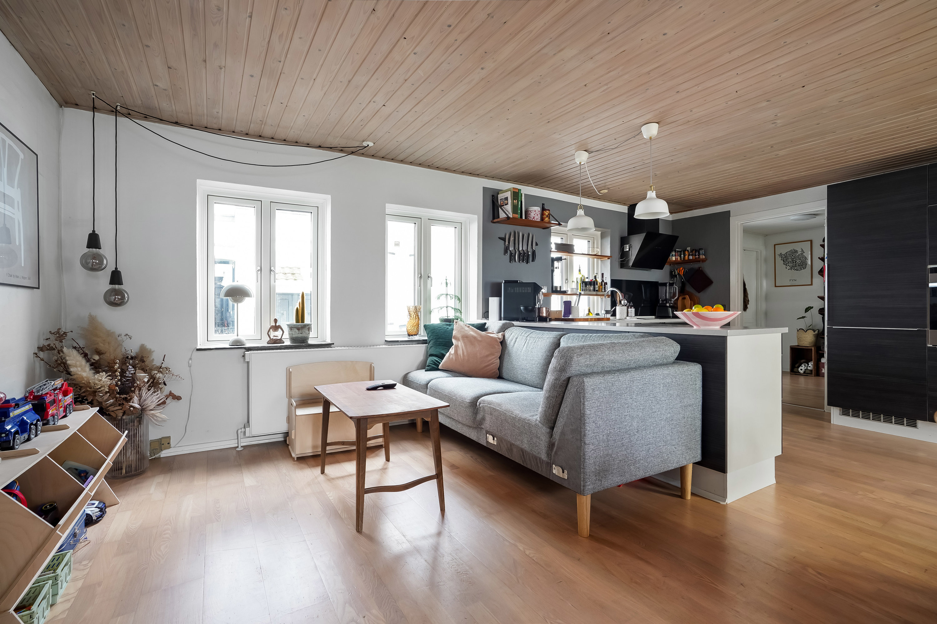 Fremhævet stue billede i fuldskærmstilstand. Billede af Vesterbro 59B, 5000 Odense C