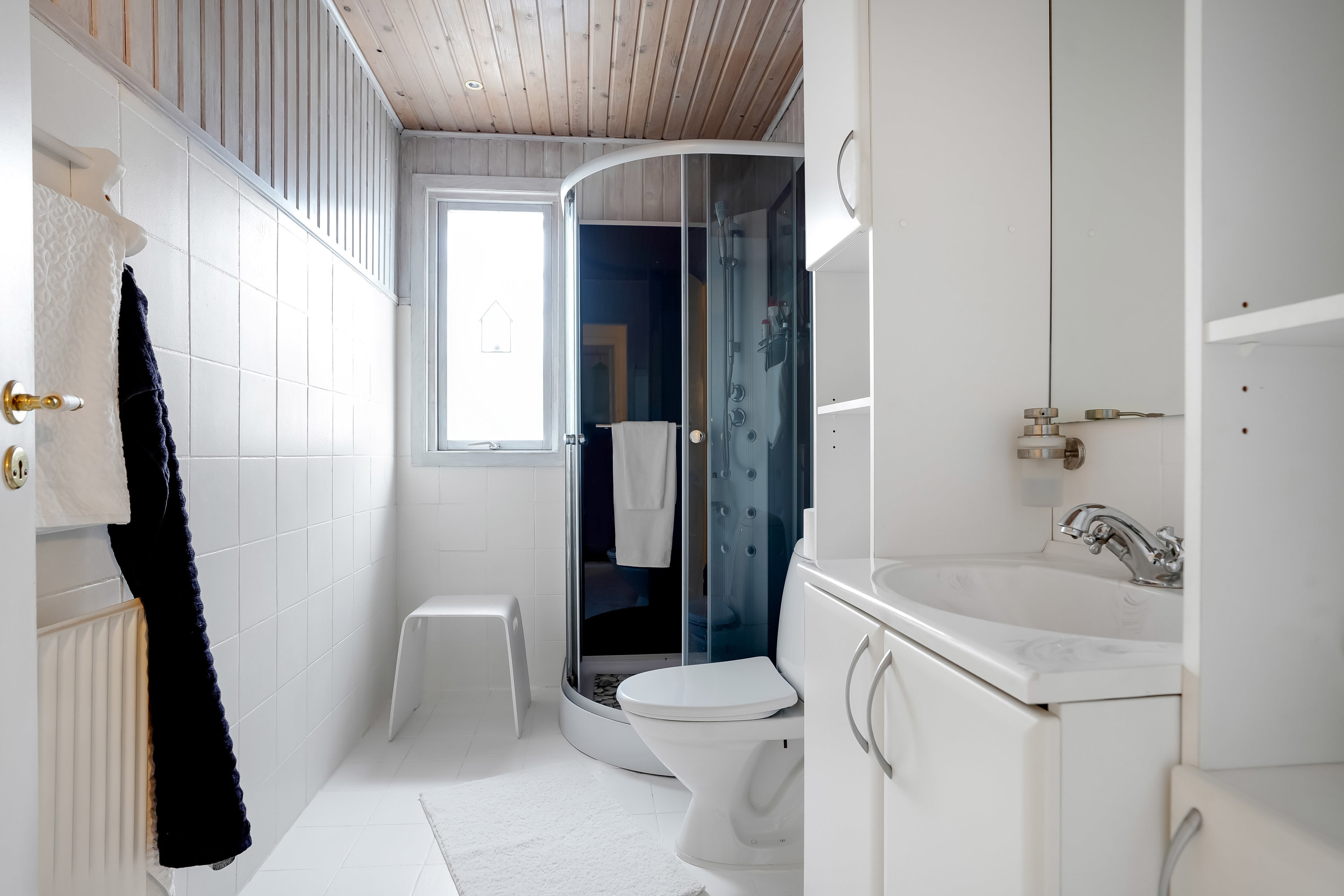 Fremhævet badeværelse billede i fuldskærmstilstand. Billede af Hollændervej 178, 5500 Middelfart