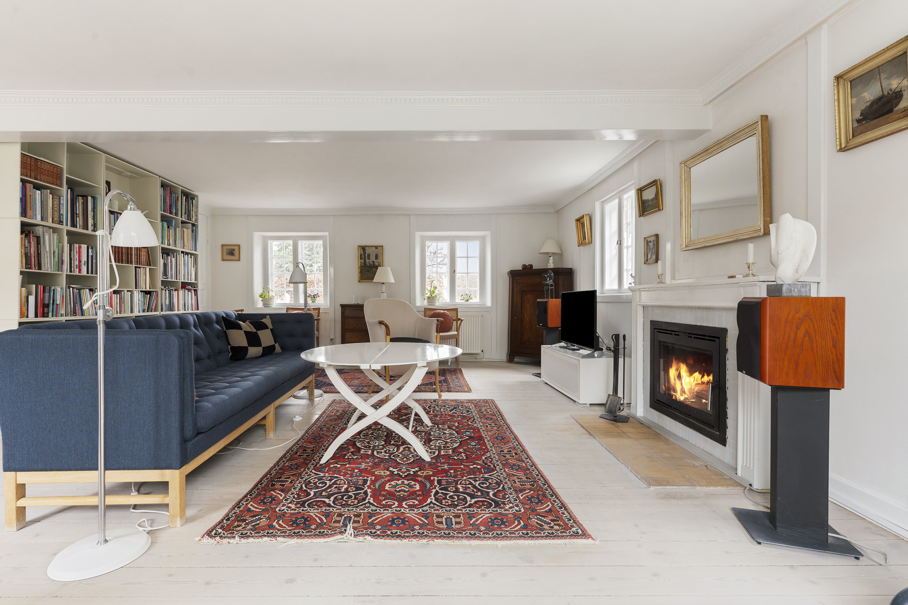 Fremhævet stue billede i fuldskærmstilstand. Billede af Gl.Holte Gade 35, Gl Holte, 2840 Holte