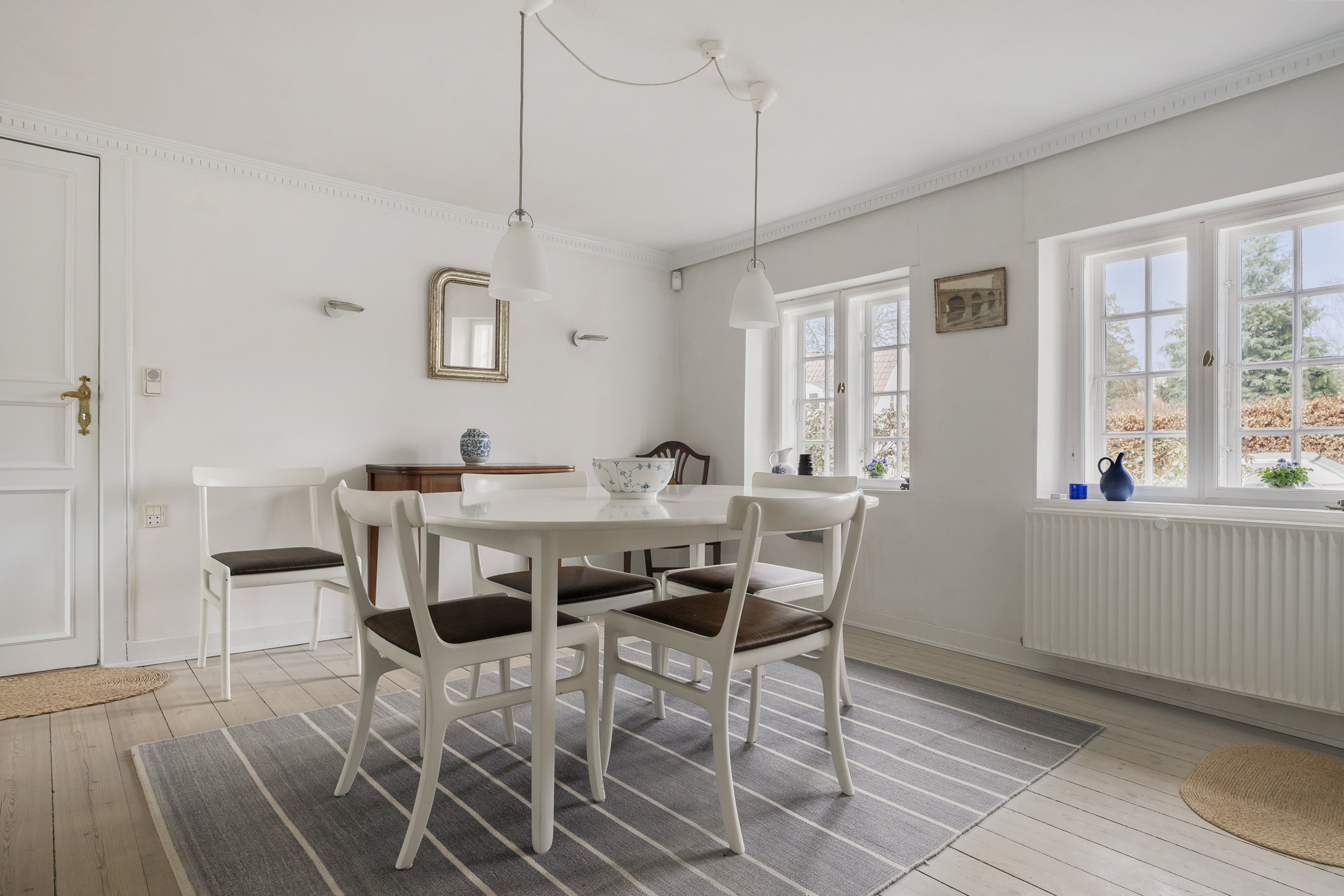 Fremhævet spisestue billede i fuldskærmstilstand. Billede af Gl.Holte Gade 35, Gl Holte, 2840 Holte