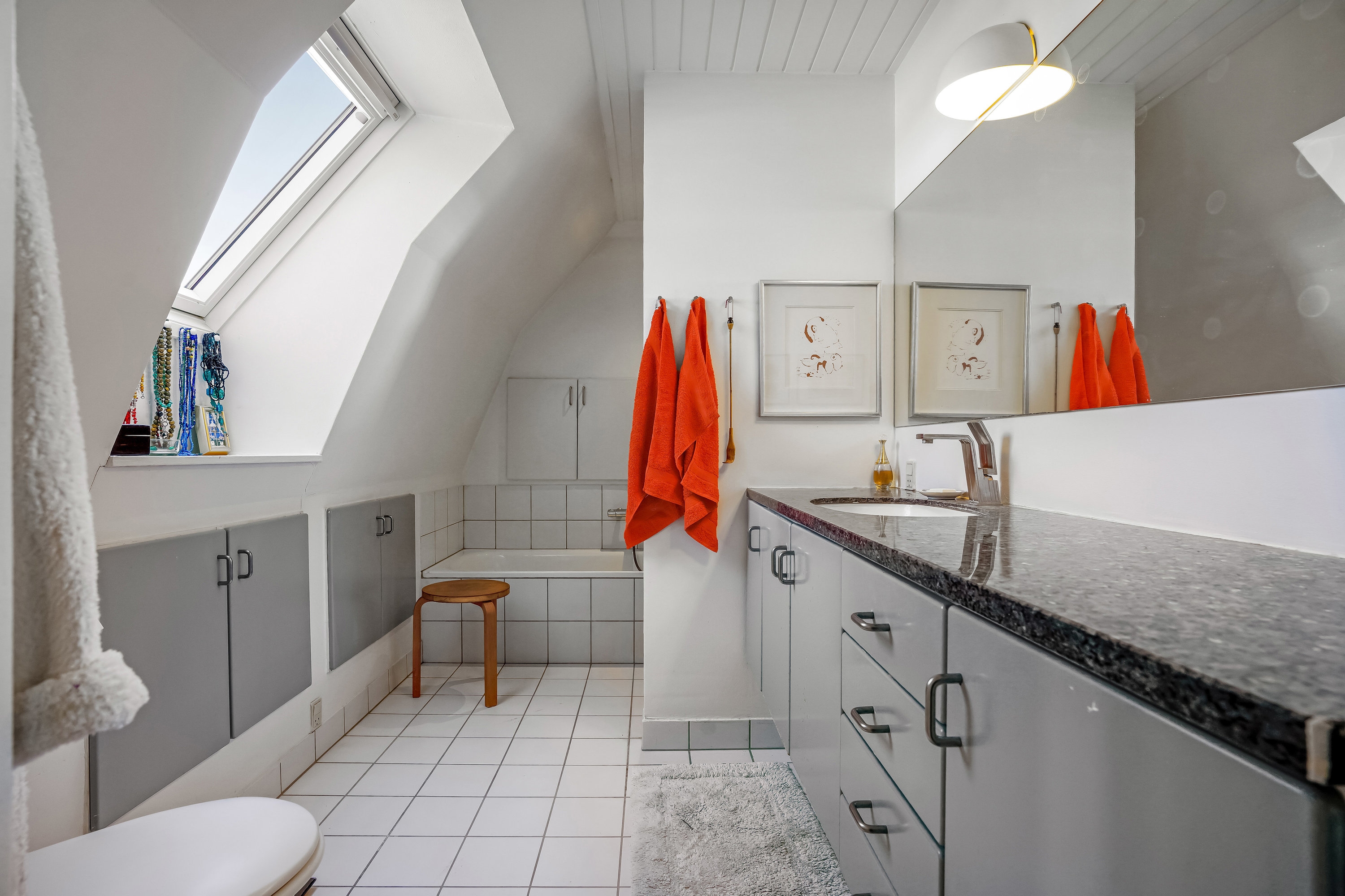 Fremhævet badeværelse billede i fuldskærmstilstand. Billede af Langelinie 41, 5230 Odense M