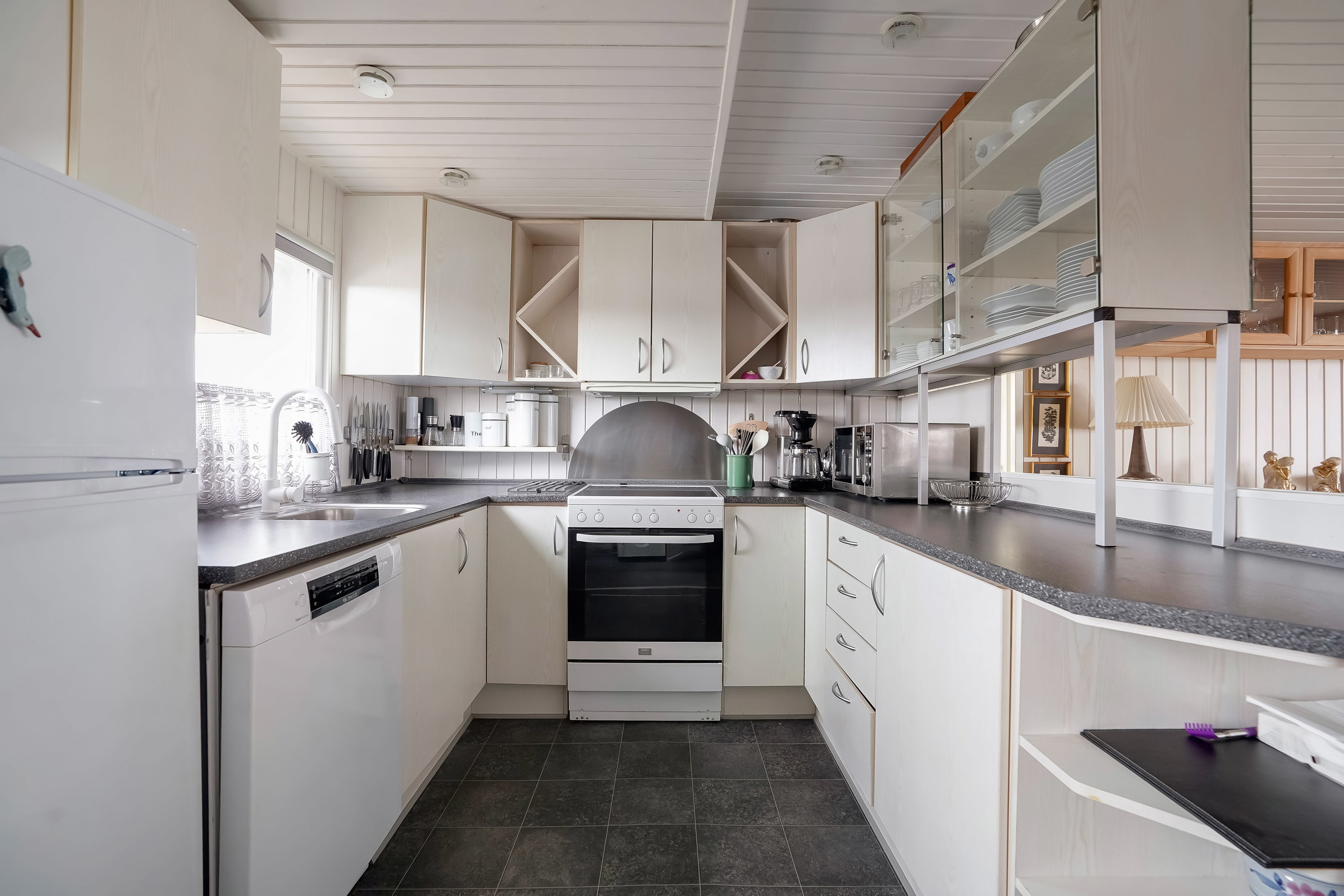 Fremhævet køkken billede i fuldskærmstilstand. Billede af Vestre Strandvej 35, Hasmark Strand, 5450 Otterup