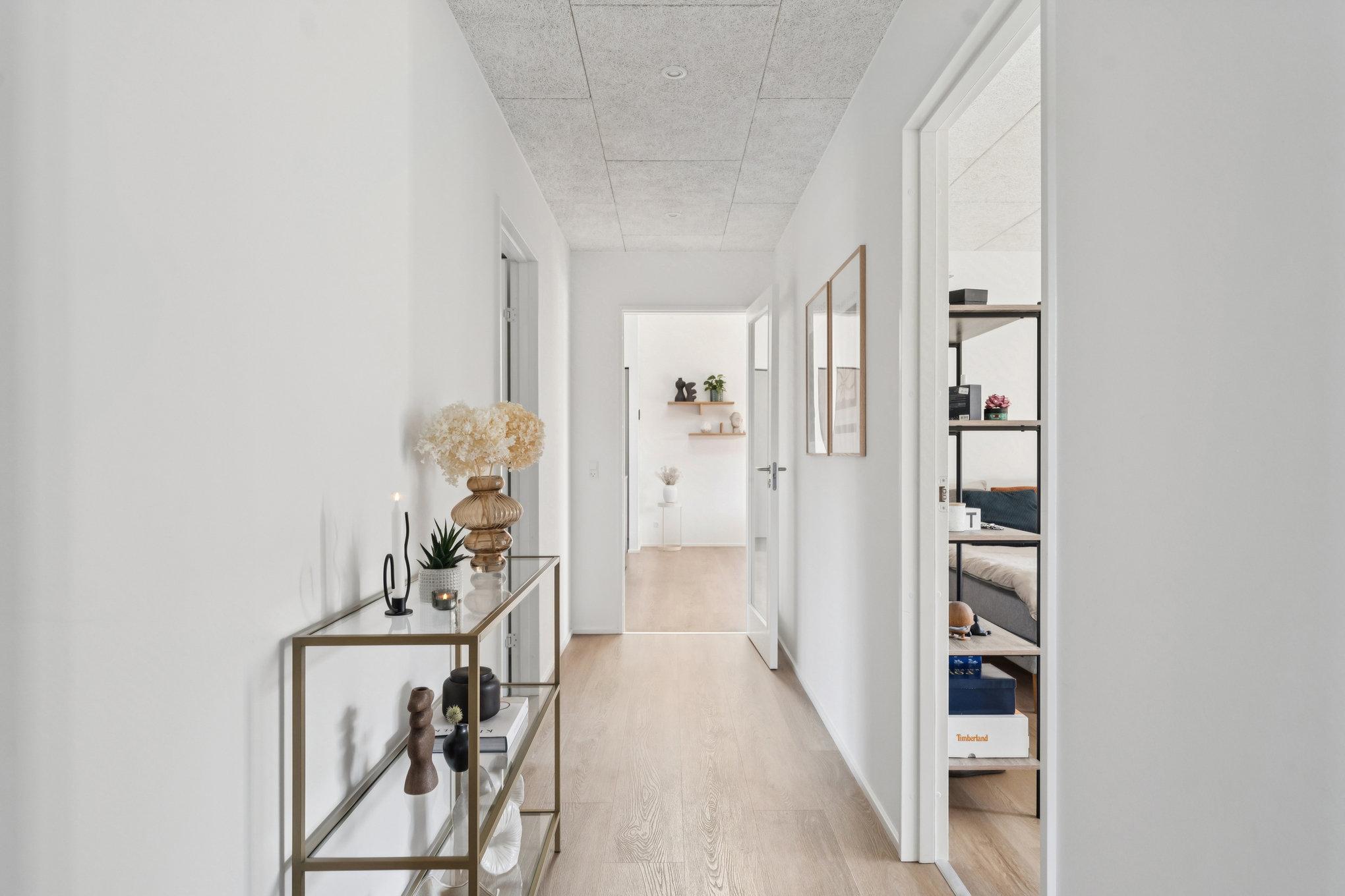 Fremhævet gang billede i fuldskærmstilstand. Billede af Filippavej 3, 8960 Randers SØ