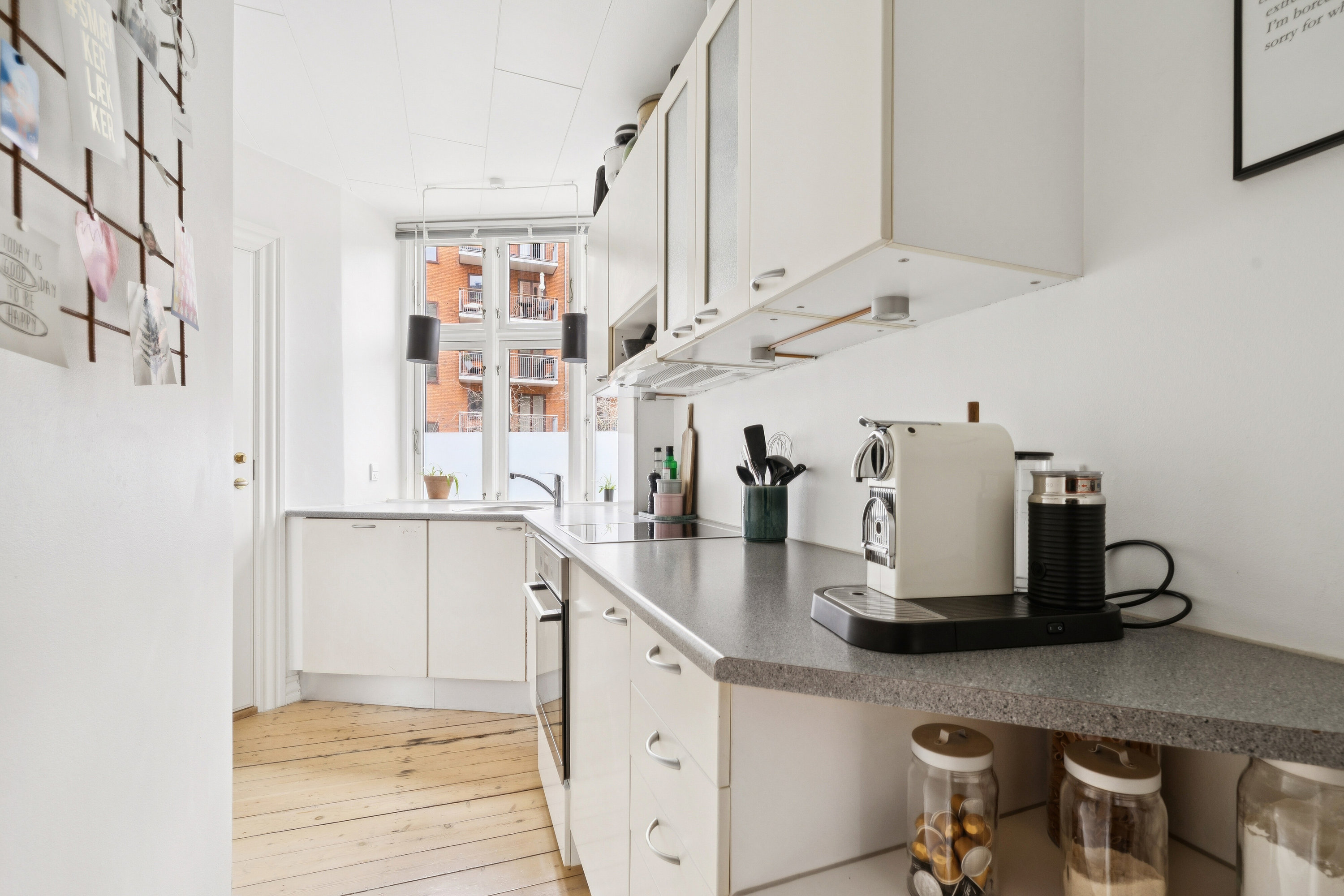 Fremhævet køkken billede i fuldskærmstilstand. Billede af Øresundsvej 47, st.. th., 2300 København S