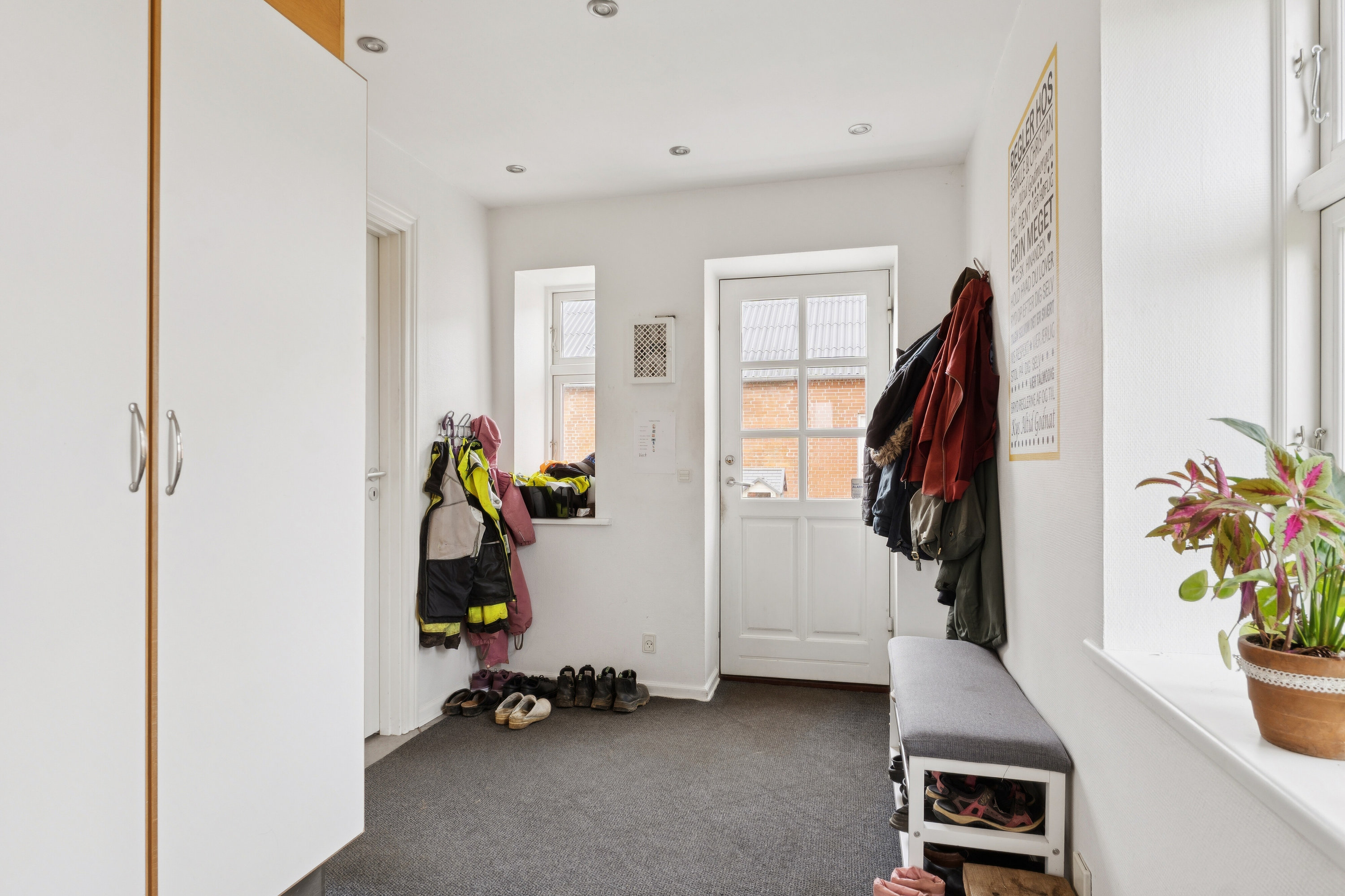 Fremhævet hall billede i fuldskærmstilstand. Billede af Grågårdevej 4, Gråskov, 8620 Kjellerup