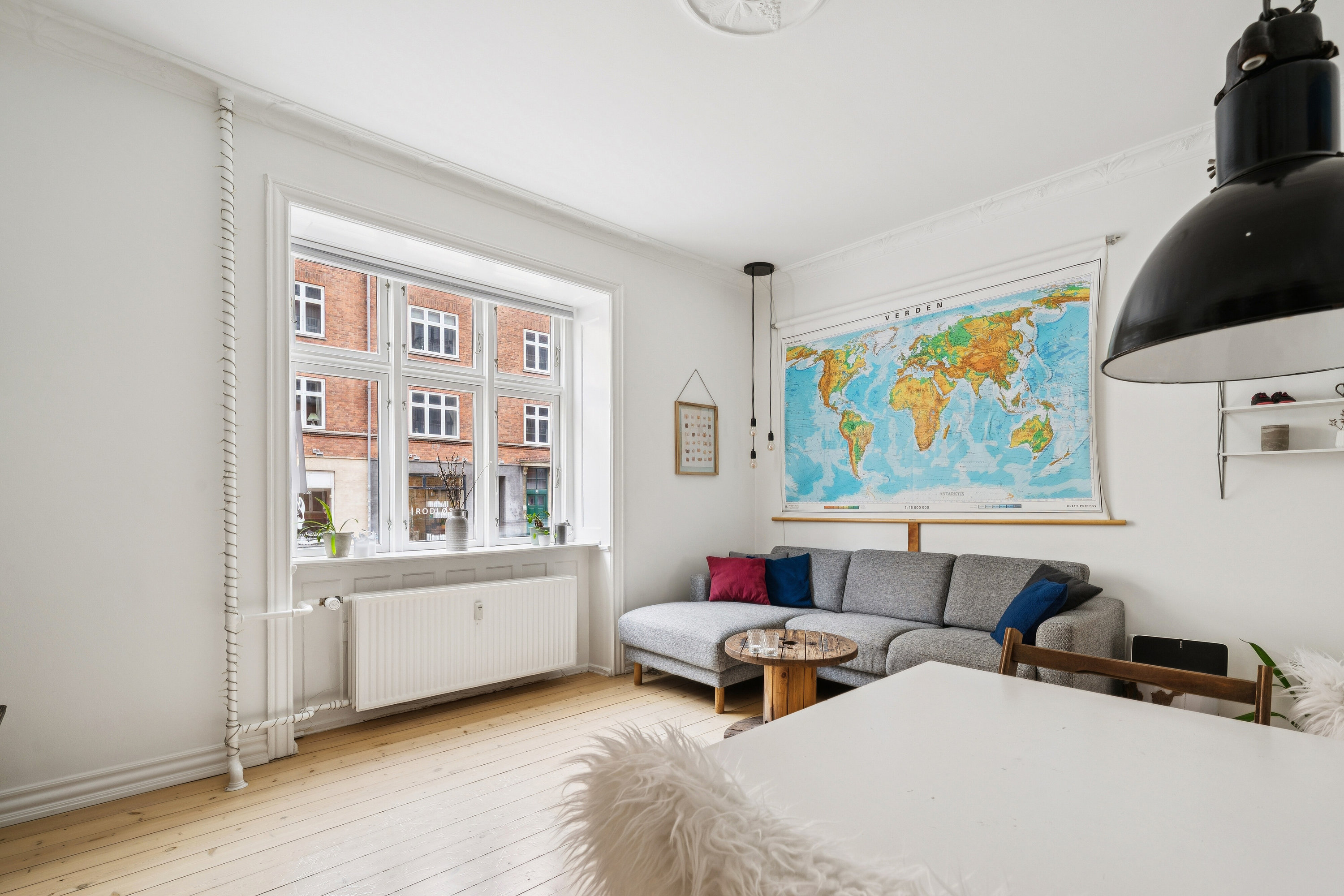 Fremhævet stue billede i fuldskærmstilstand. Billede af Øresundsvej 47, st.. th., 2300 København S