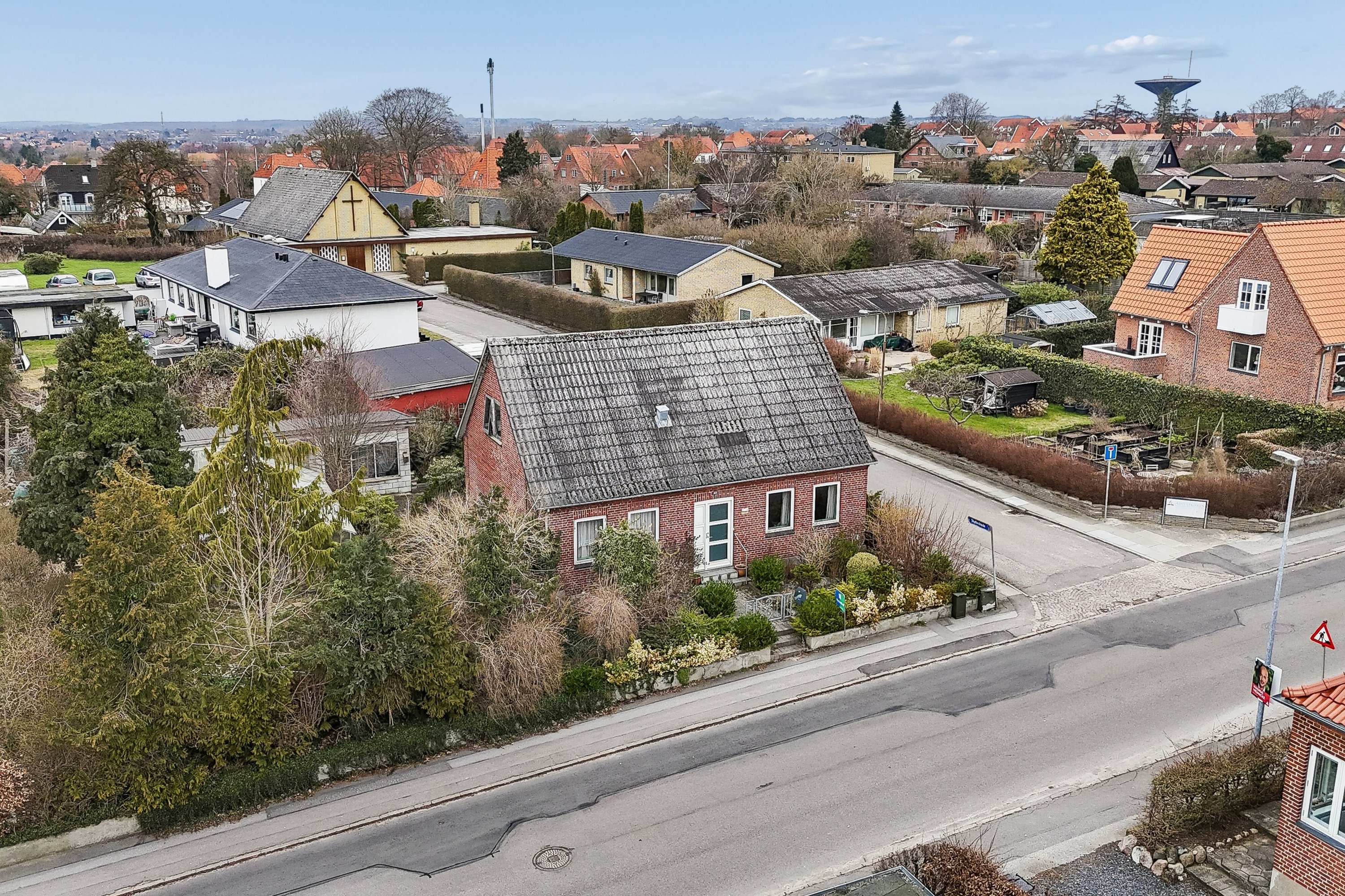 Fremhævet luftfoto billede i fuldskærmstilstand. Billede af Skyttemarksvej 43, 4700 Næstved