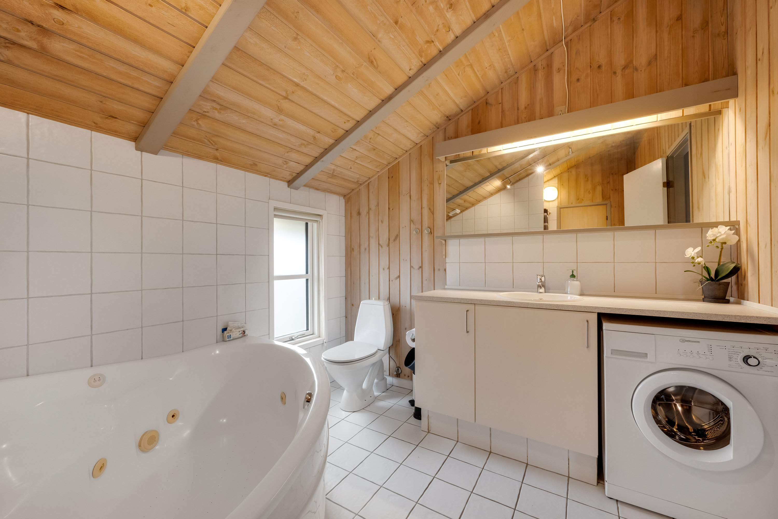 Fremhævet badeværelse billede i fuldskærmstilstand. Billede af Sandvej 5, Haurvig, 6960 Hvide Sande