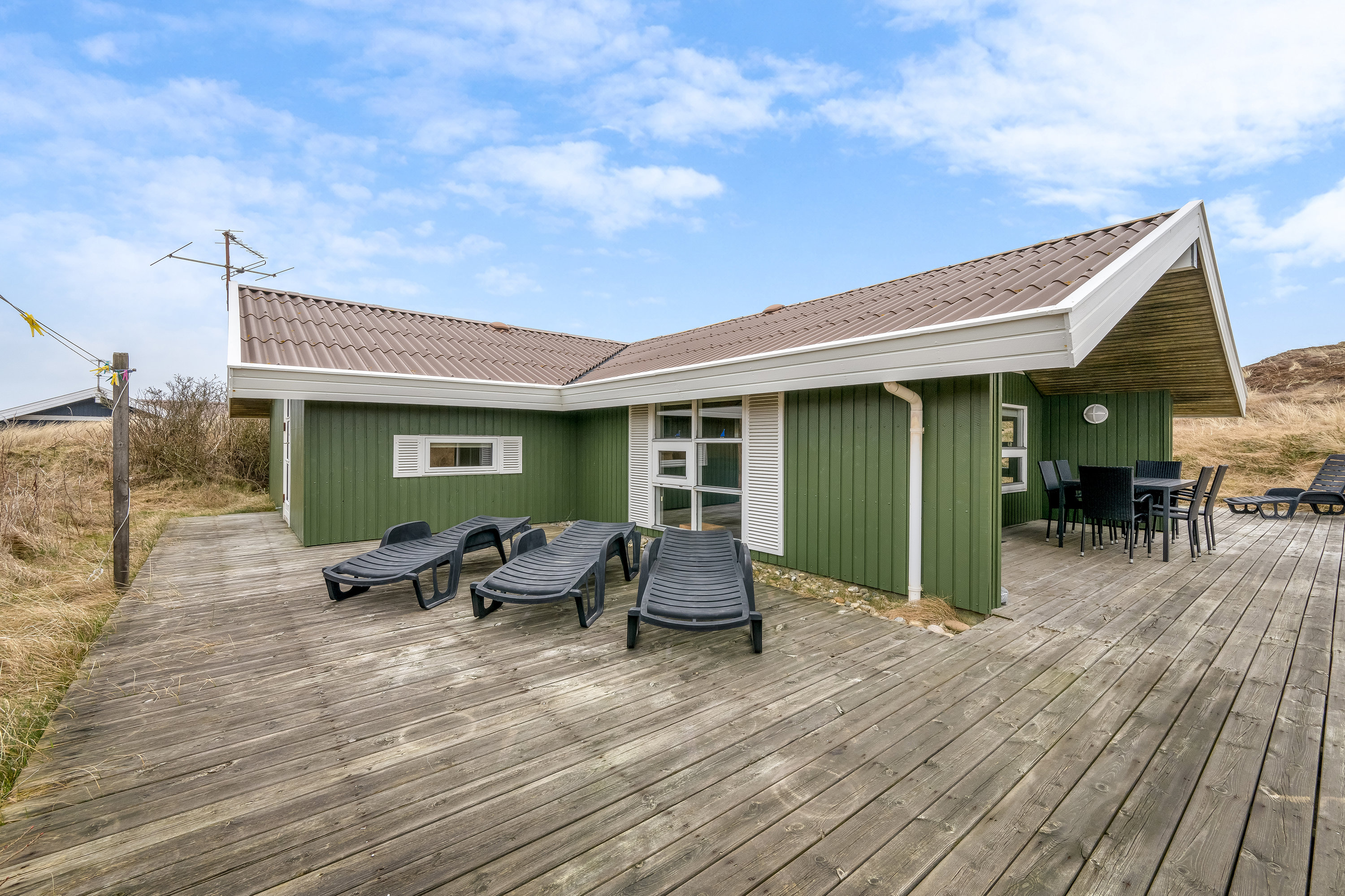 Fremhævet terrasse billede i fuldskærmstilstand. Billede af Sandvej 5, Haurvig, 6960 Hvide Sande