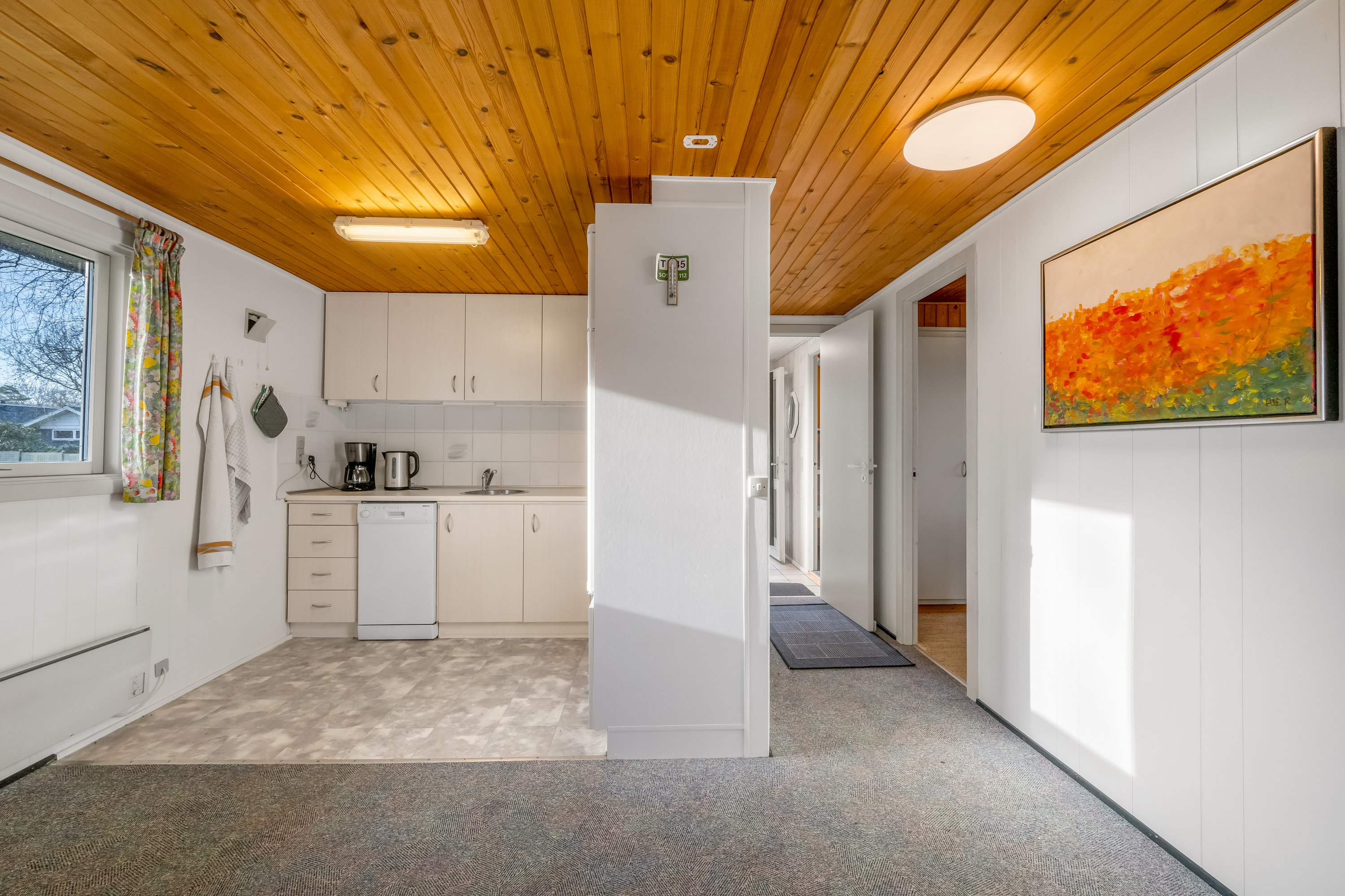 Fremhævet køkken billede i fuldskærmstilstand. Billede af Svanevænget 30, Nr Bork, 6893 Hemmet