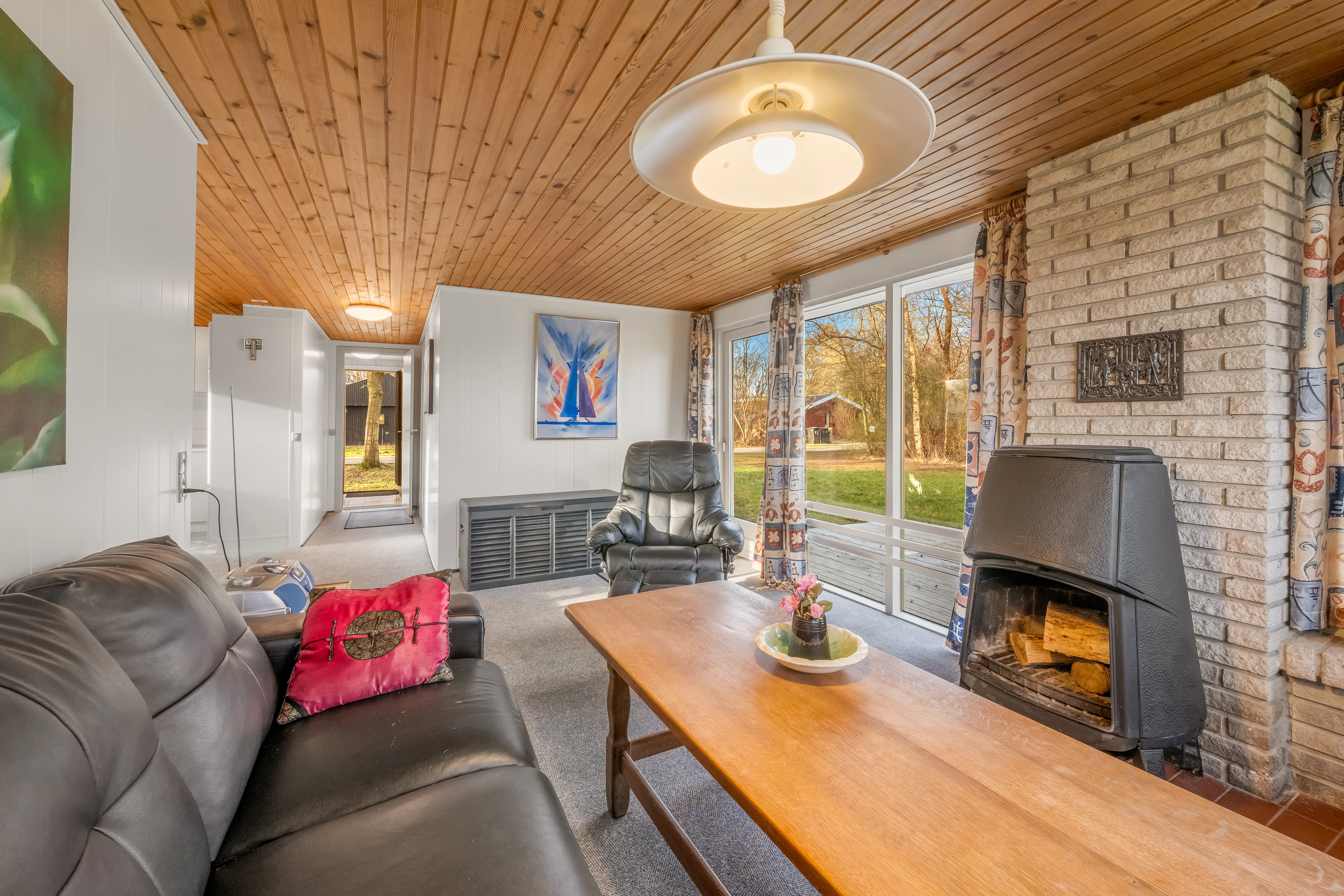 Fremhævet stue billede i fuldskærmstilstand. Billede af Svanevænget 30, Nr Bork, 6893 Hemmet