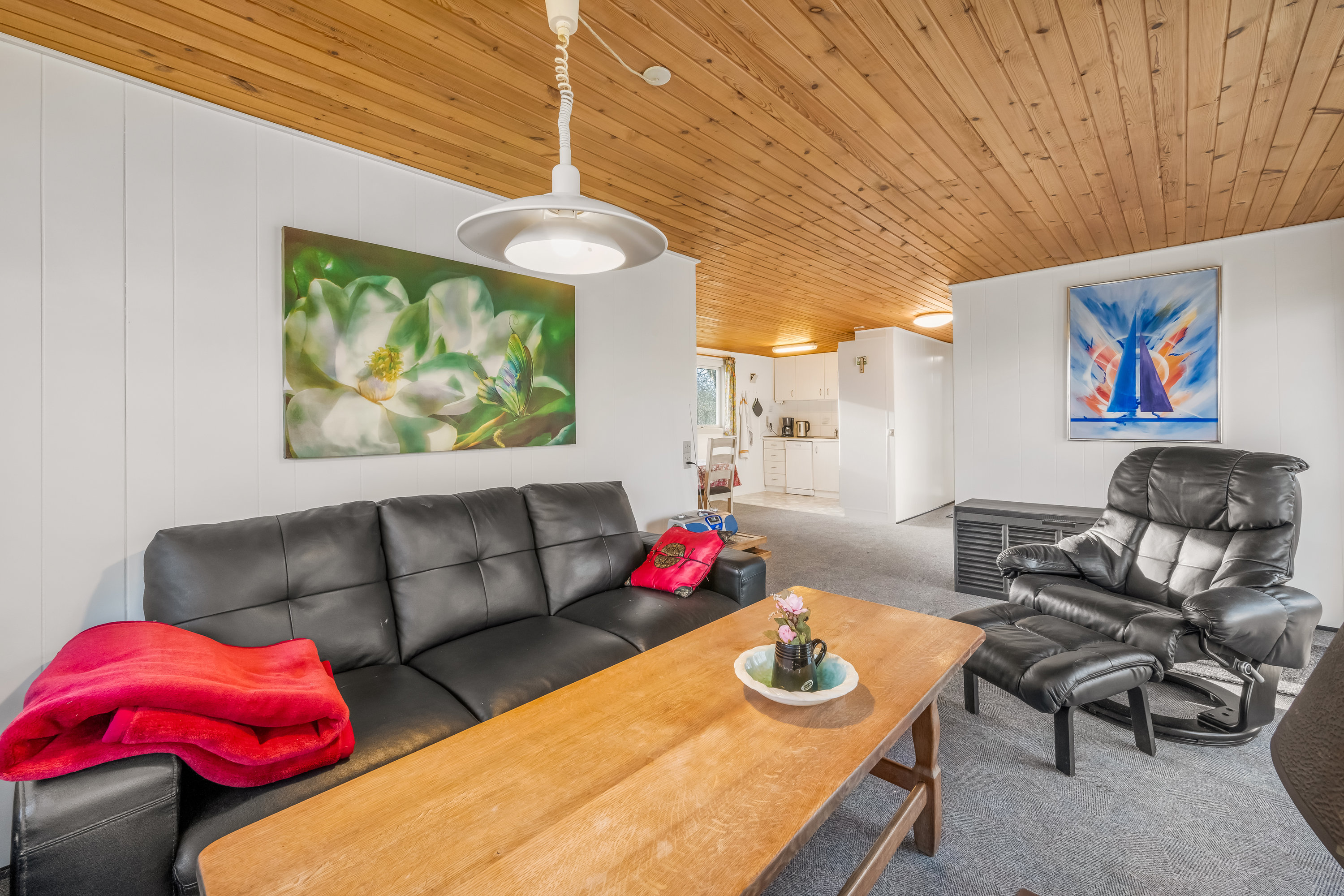 Fremhævet stue billede i fuldskærmstilstand. Billede af Svanevænget 30, Nr Bork, 6893 Hemmet