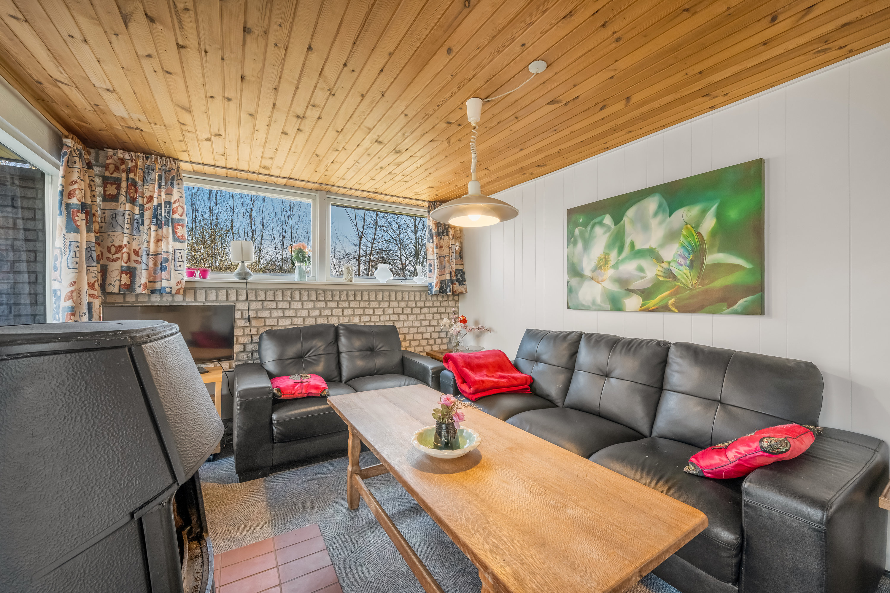 Fremhævet stue billede i fuldskærmstilstand. Billede af Svanevænget 30, Nr Bork, 6893 Hemmet