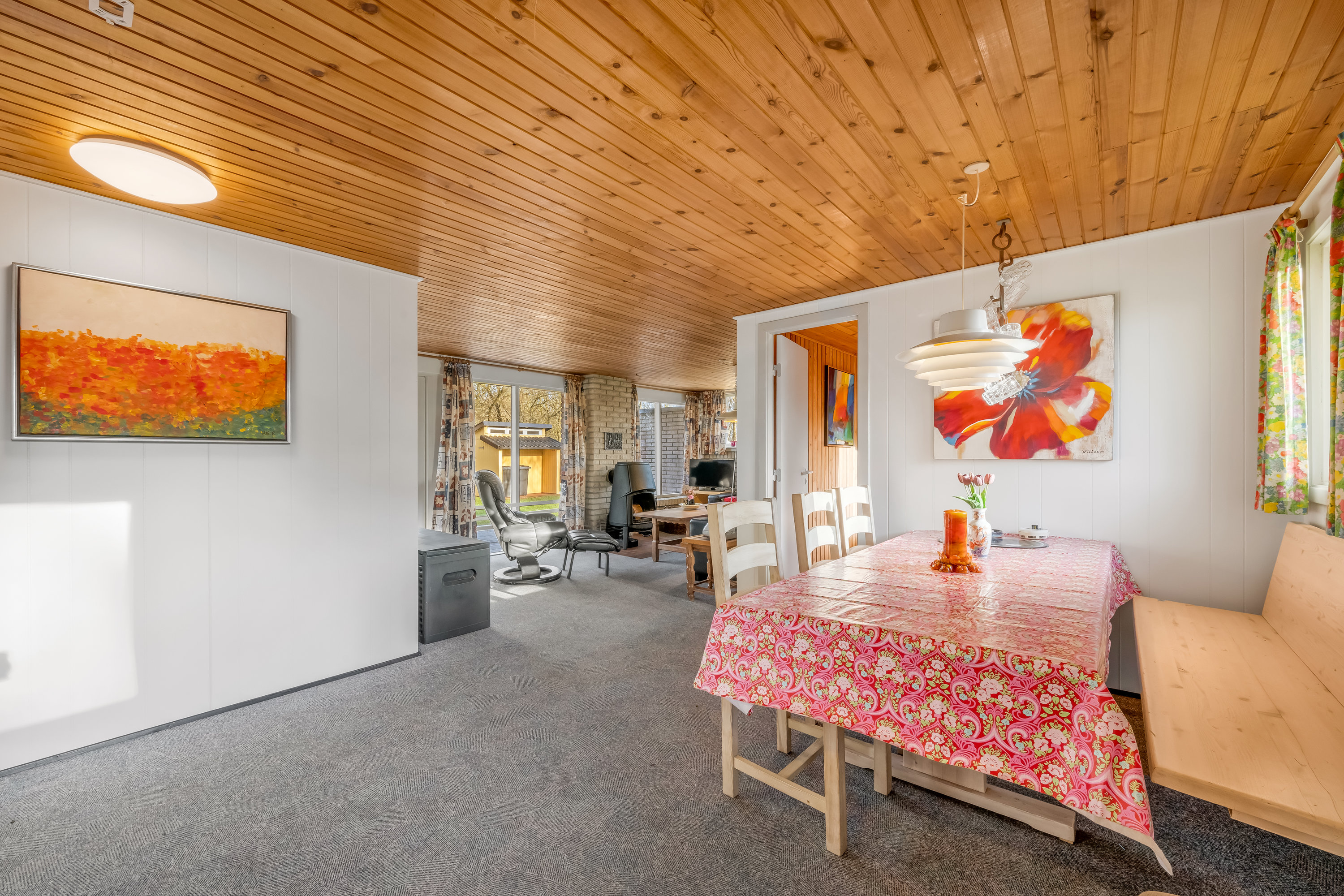 Fremhævet stue billede i fuldskærmstilstand. Billede af Svanevænget 30, Nr Bork, 6893 Hemmet