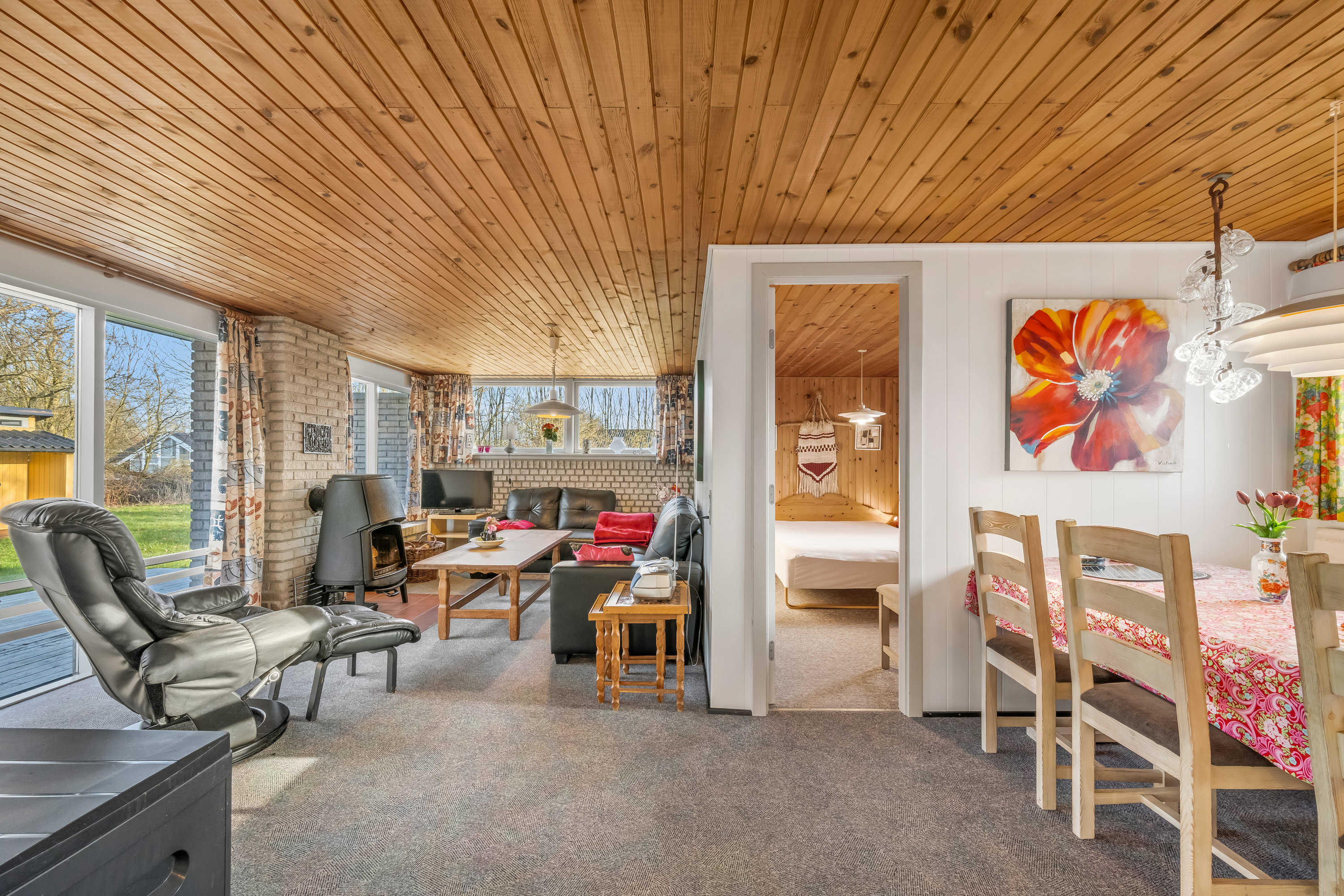 Fremhævet stue billede i fuldskærmstilstand. Billede af Svanevænget 30, Nr Bork, 6893 Hemmet