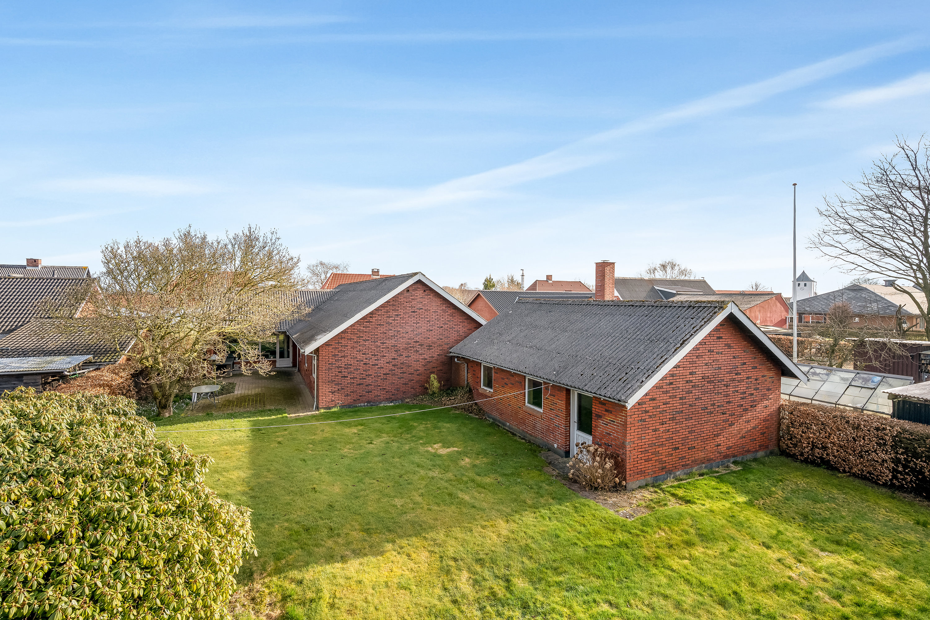 Fremhævet facade billede i fuldskærmstilstand. Billede af Hovedgaden 35, Næsbjerg, 6800 Varde