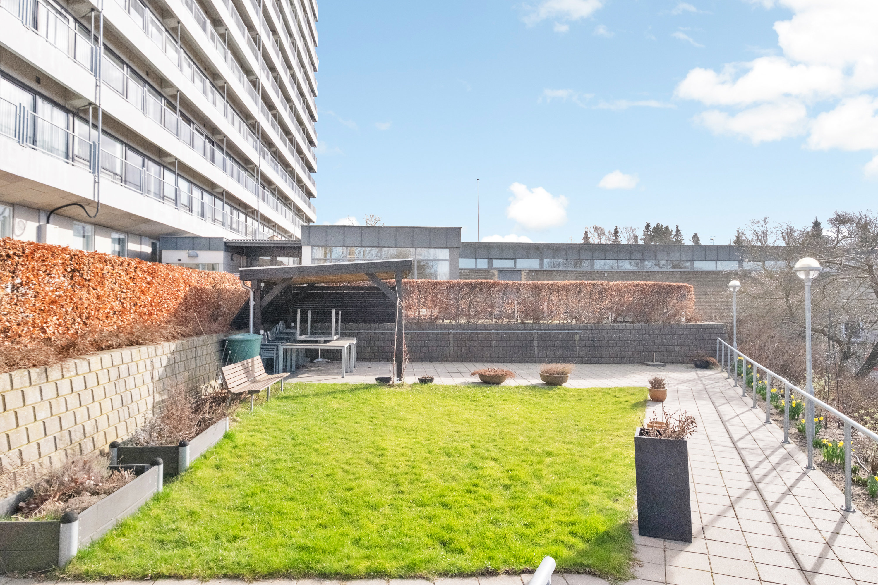 Fremhævet gårdmiljø billede i fuldskærmstilstand. Billede af Augustenborggade 25J, 3. mf., 8000 Aarhus C