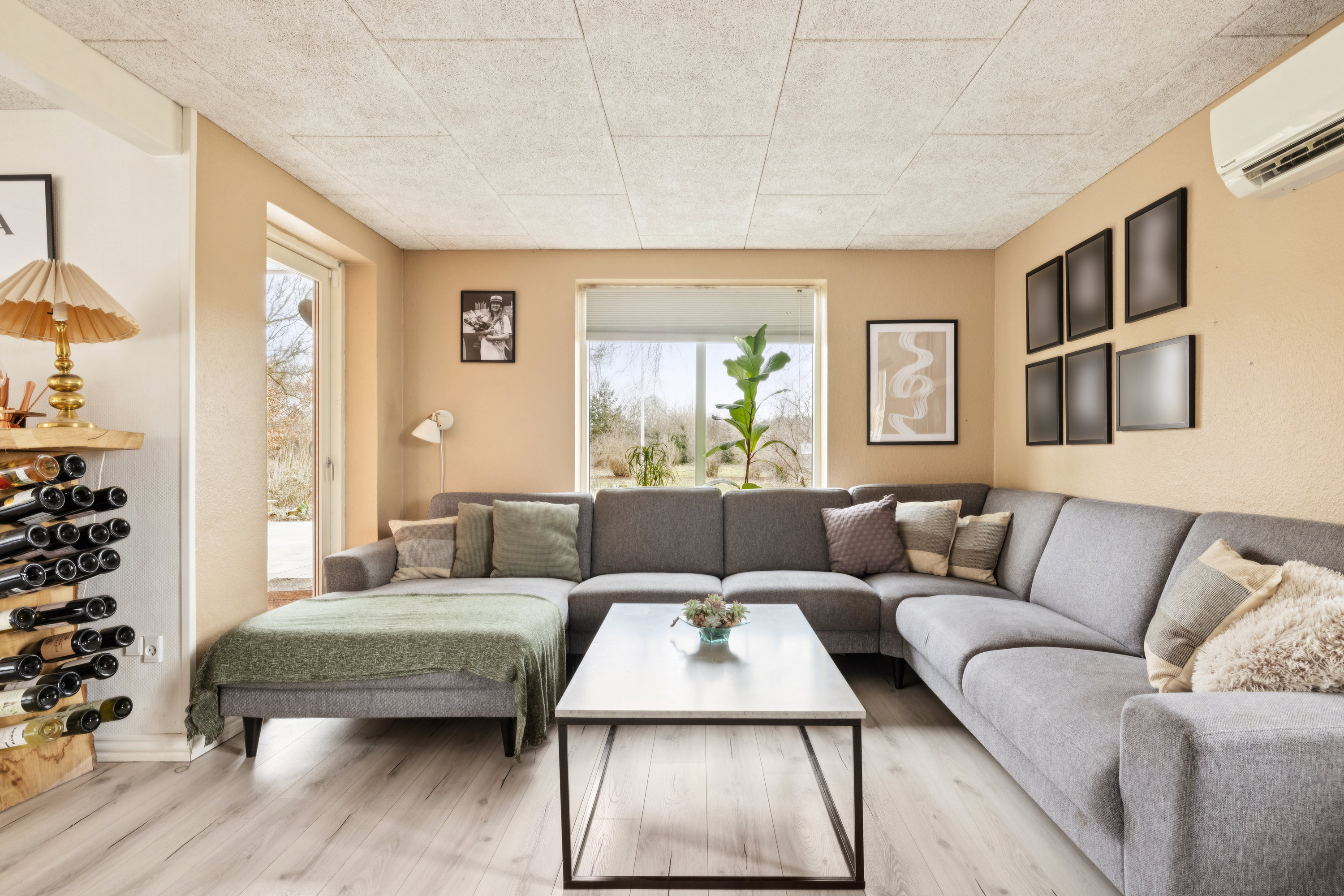 Fremhævet stue billede i fuldskærmstilstand. Billede af Foldbjergvej 3, Sparkær, 8800 Viborg