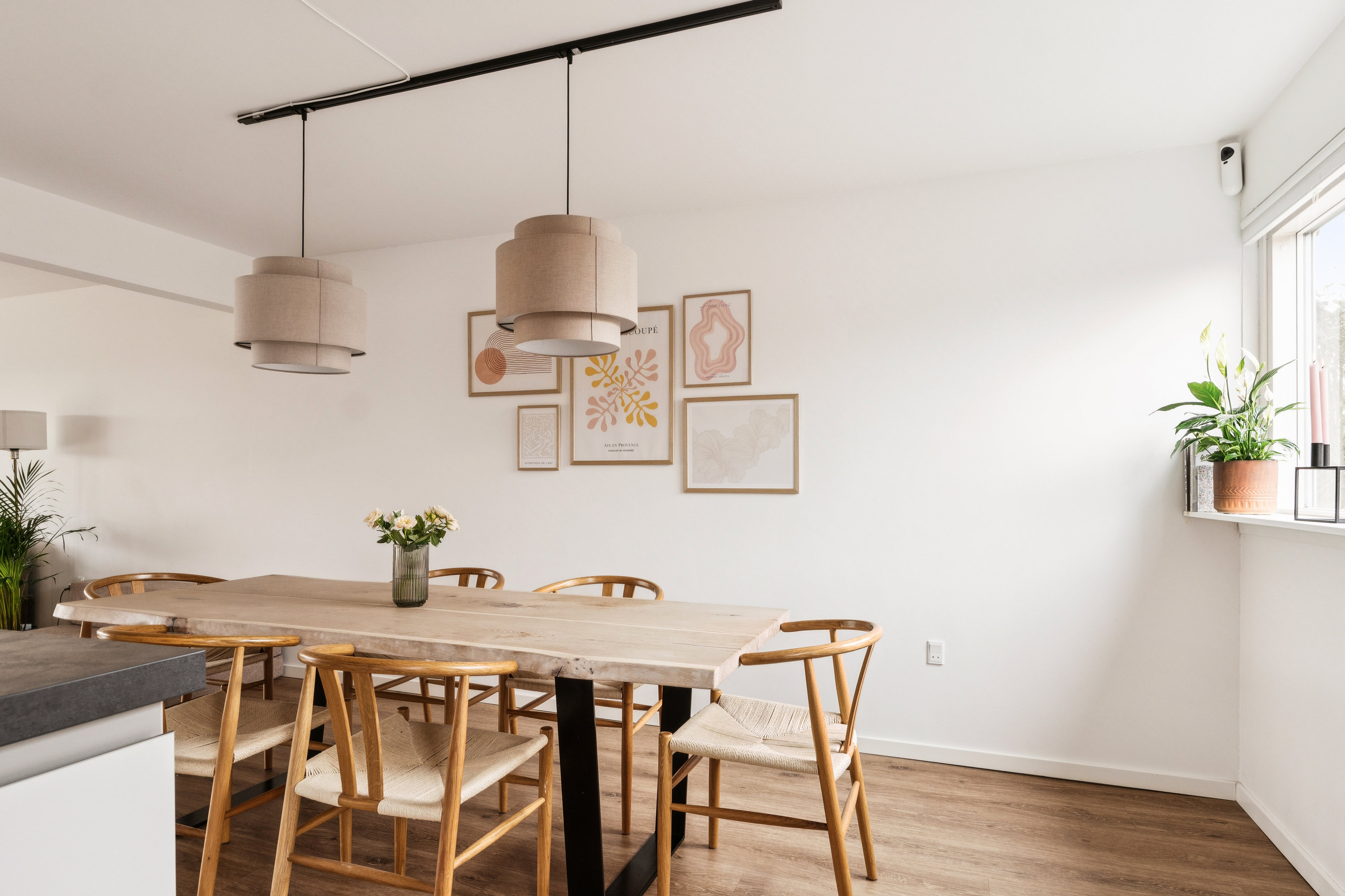 Fremhævet spisestue billede i fuldskærmstilstand. Billede af Rørløkken 93, 2730 Herlev