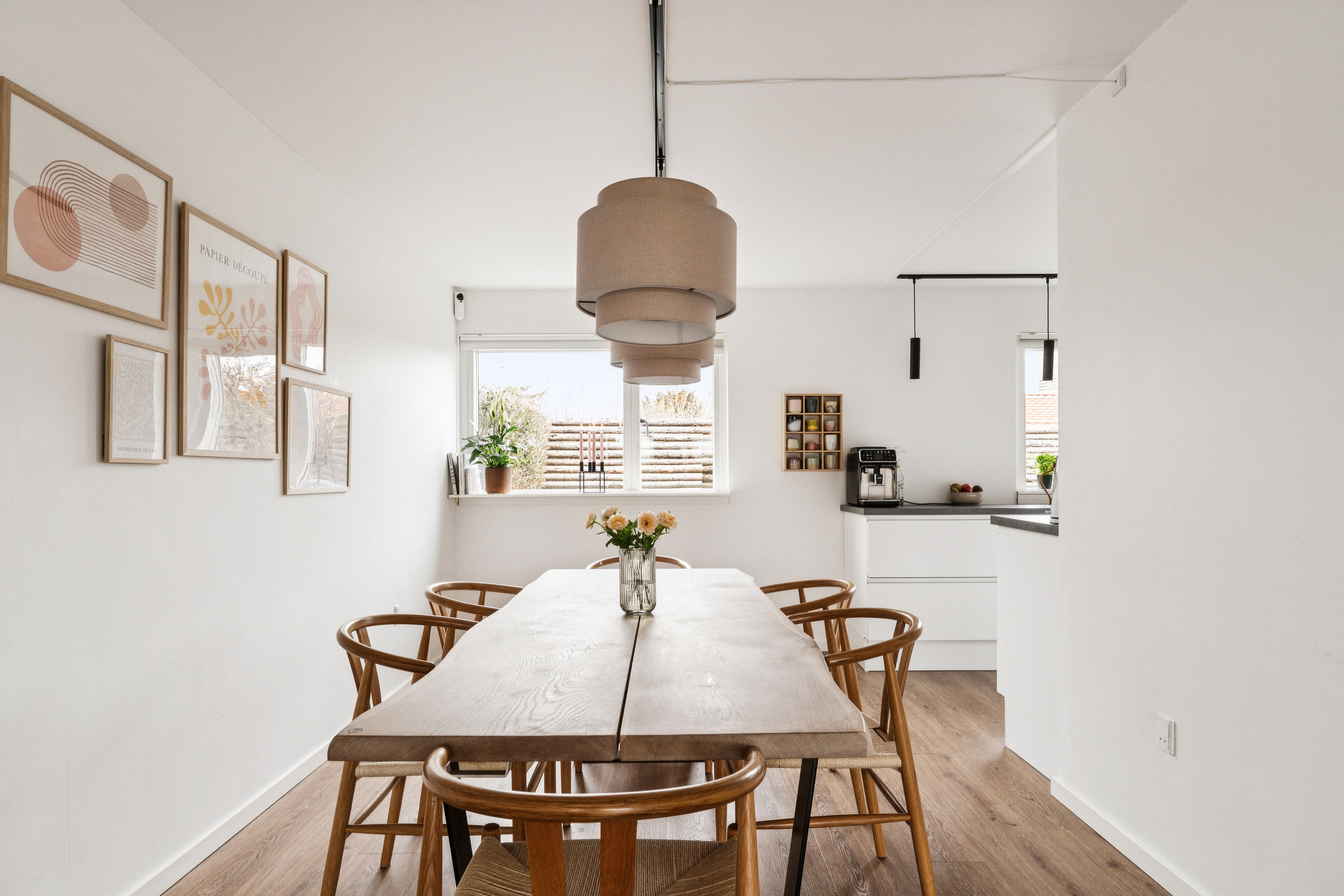 Fremhævet spisestue billede i fuldskærmstilstand. Billede af Rørløkken 93, 2730 Herlev