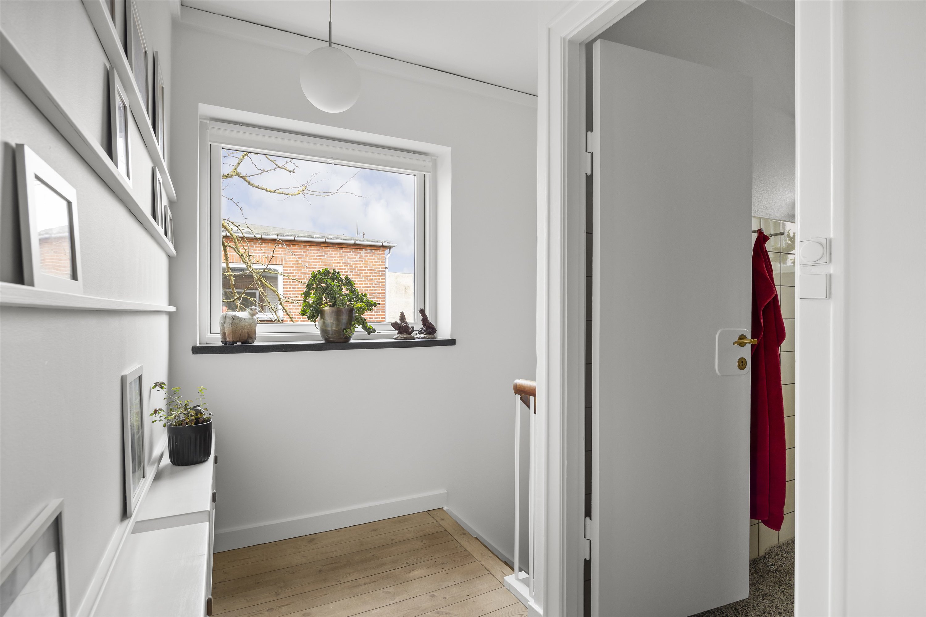 Fremhævet andet billede i fuldskærmstilstand. Billede af Lindegårdsvej 47C, 2920 Charlottenlund