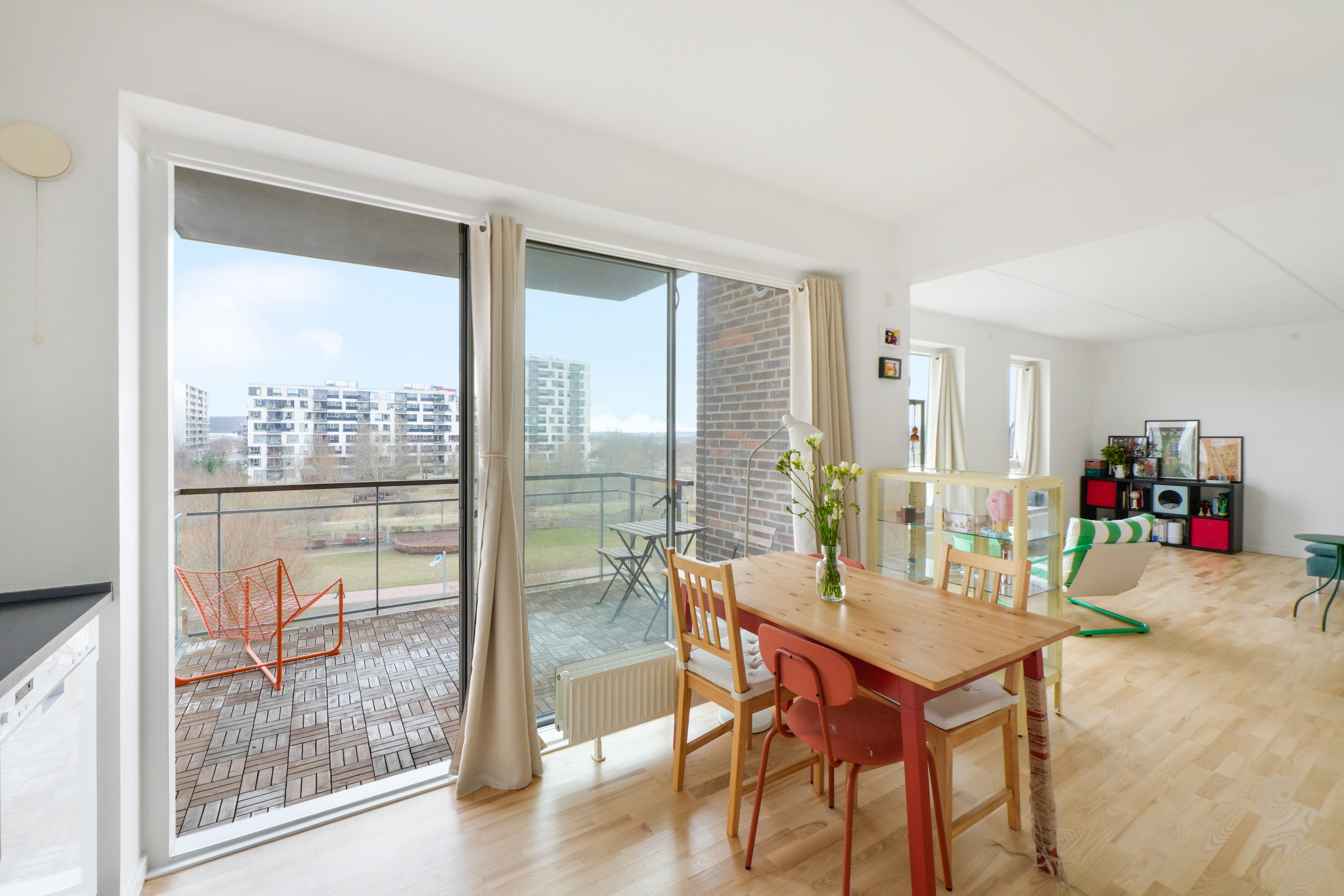 Fremhævet stue billede i fuldskærmstilstand. Billede af C.F. Møllers Allé 8, 4. th., 2300 København S