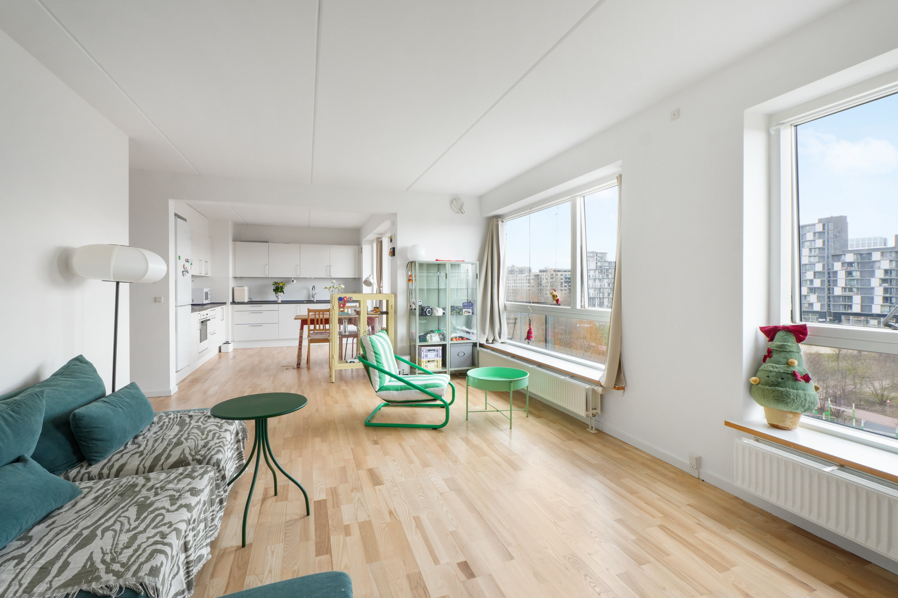 Fremhævet stue billede i fuldskærmstilstand. Billede af C.F. Møllers Allé 8, 4. th., 2300 København S