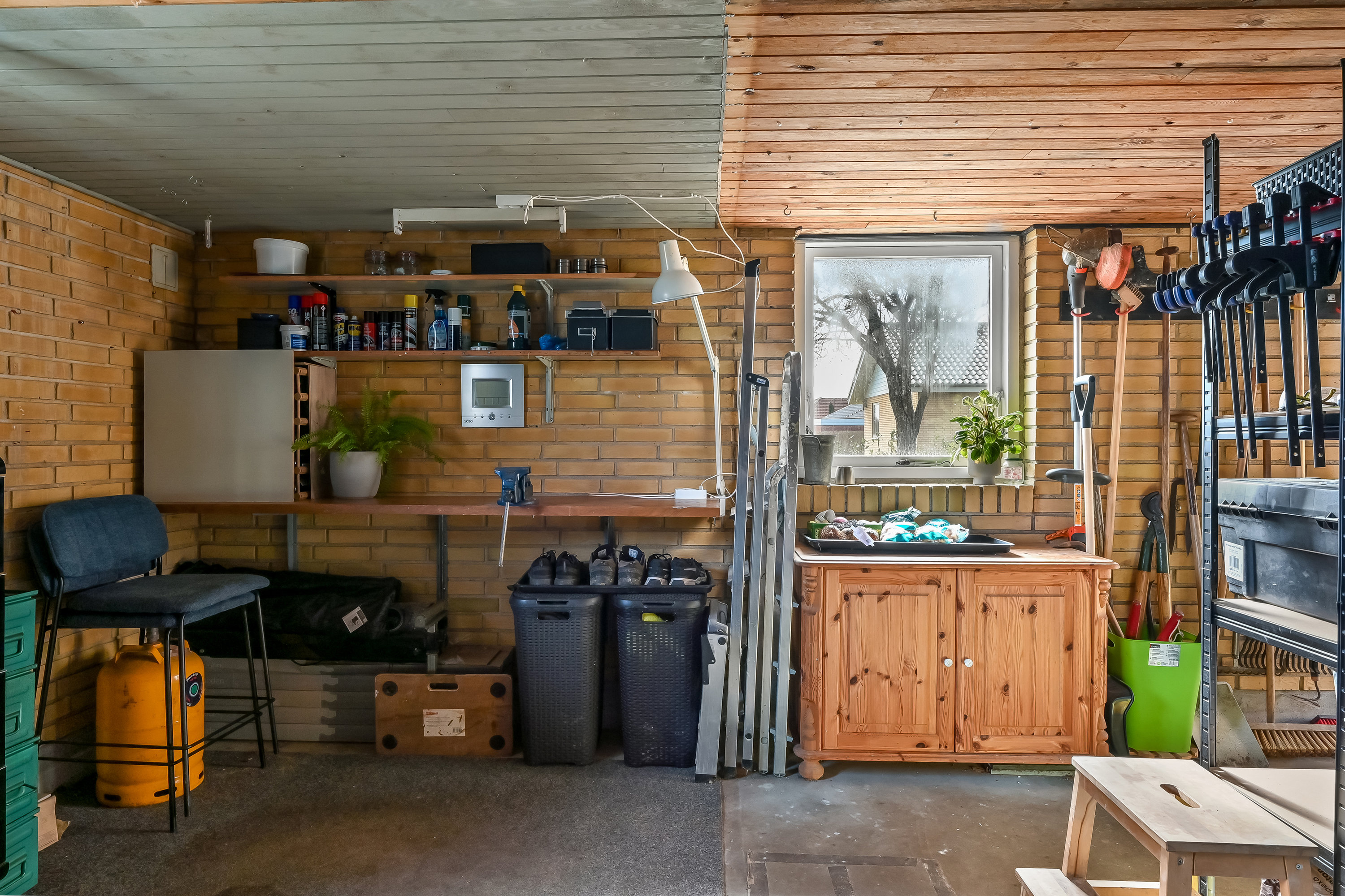 Fremhævet garage billede i fuldskærmstilstand. Billede af Liselundvej 80, Tjørring, 7400 Herning