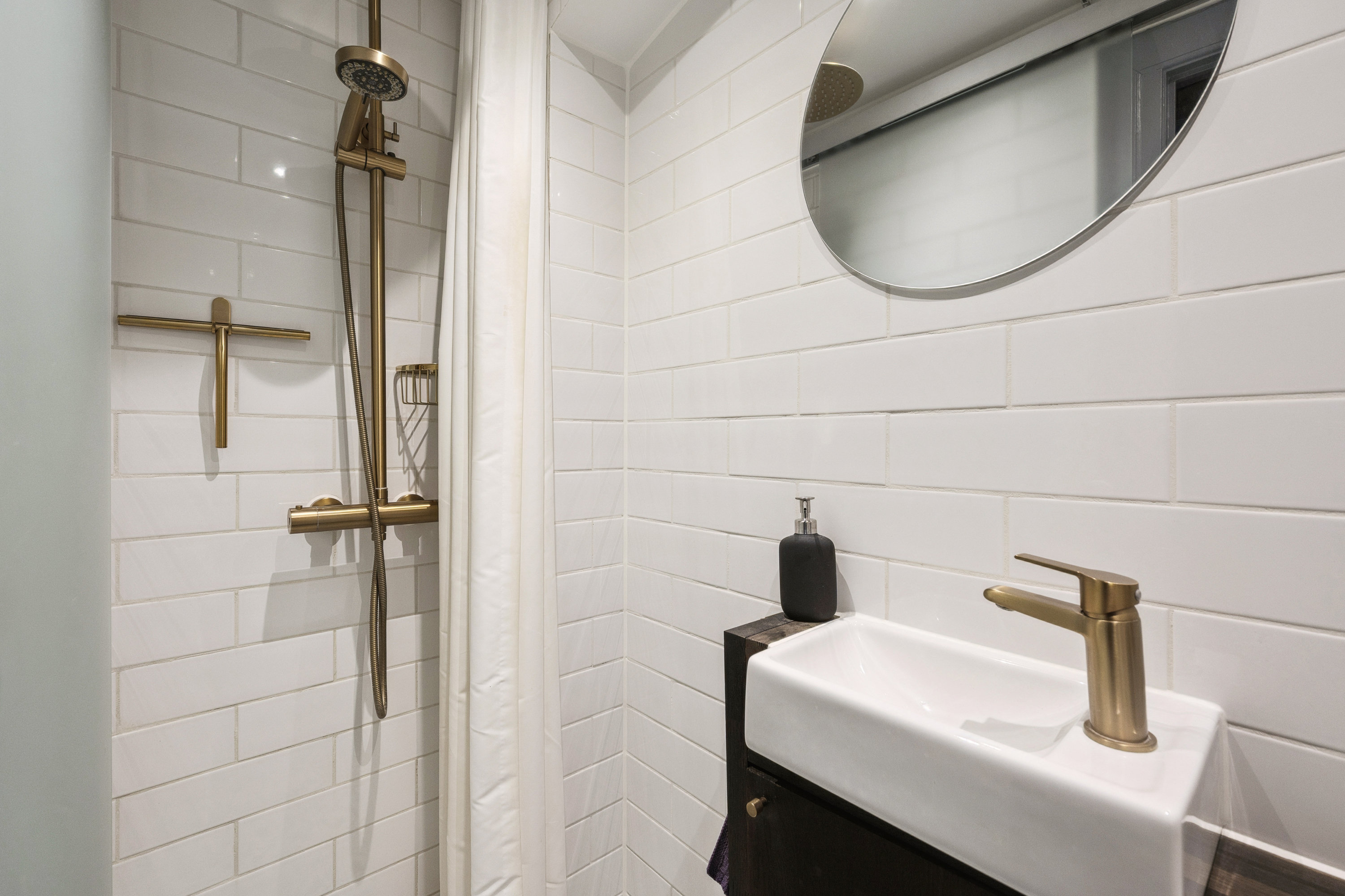 Fremhævet badeværelse billede i fuldskærmstilstand. Billede af Paradisgade 5, st.. th., 8000 Aarhus C