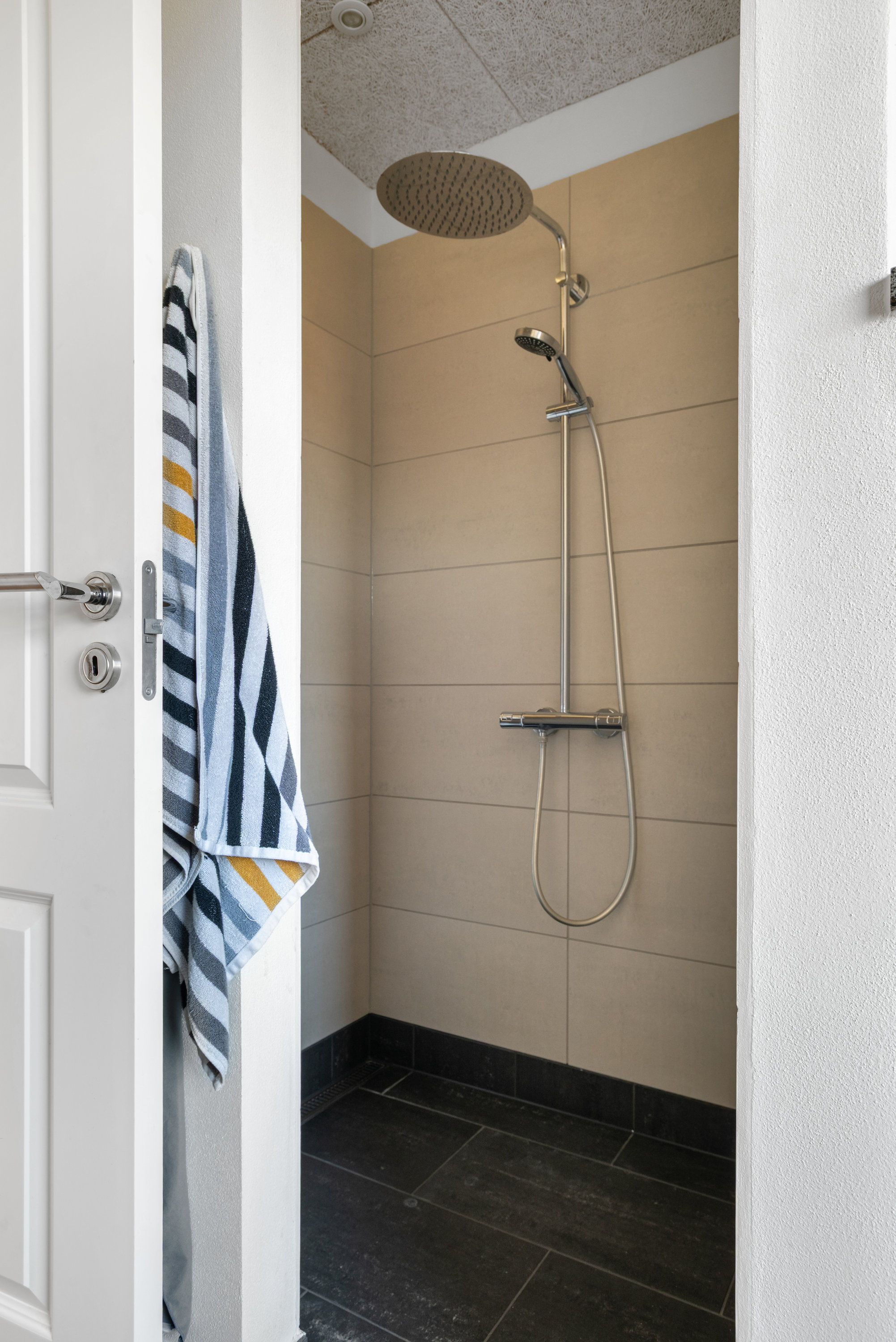 Fremhævet badeværelse billede i fuldskærmstilstand. Billede af Skovvænget 21, 7540 Haderup