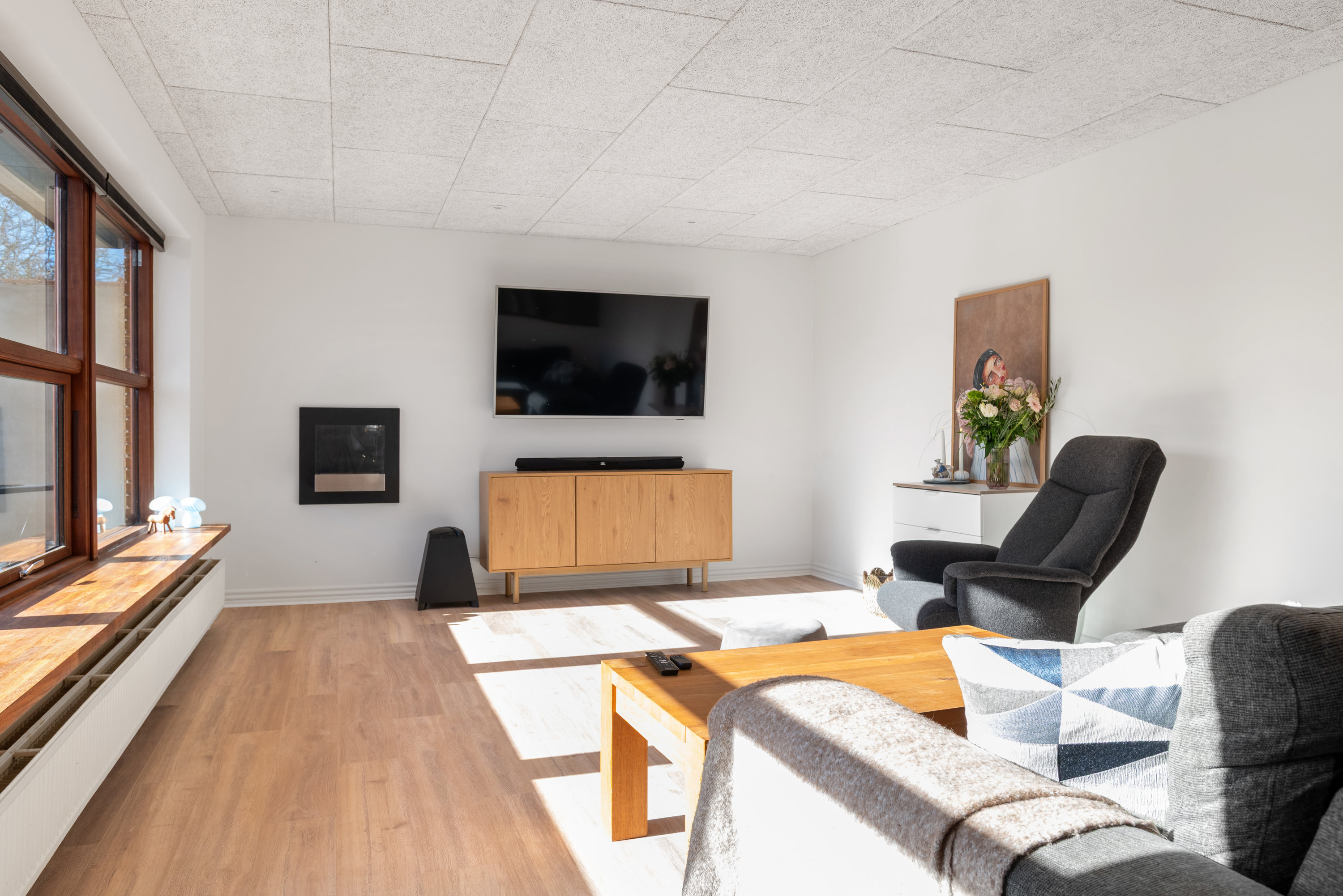 Fremhævet stue billede i fuldskærmstilstand. Billede af Skovvænget 21, 7540 Haderup