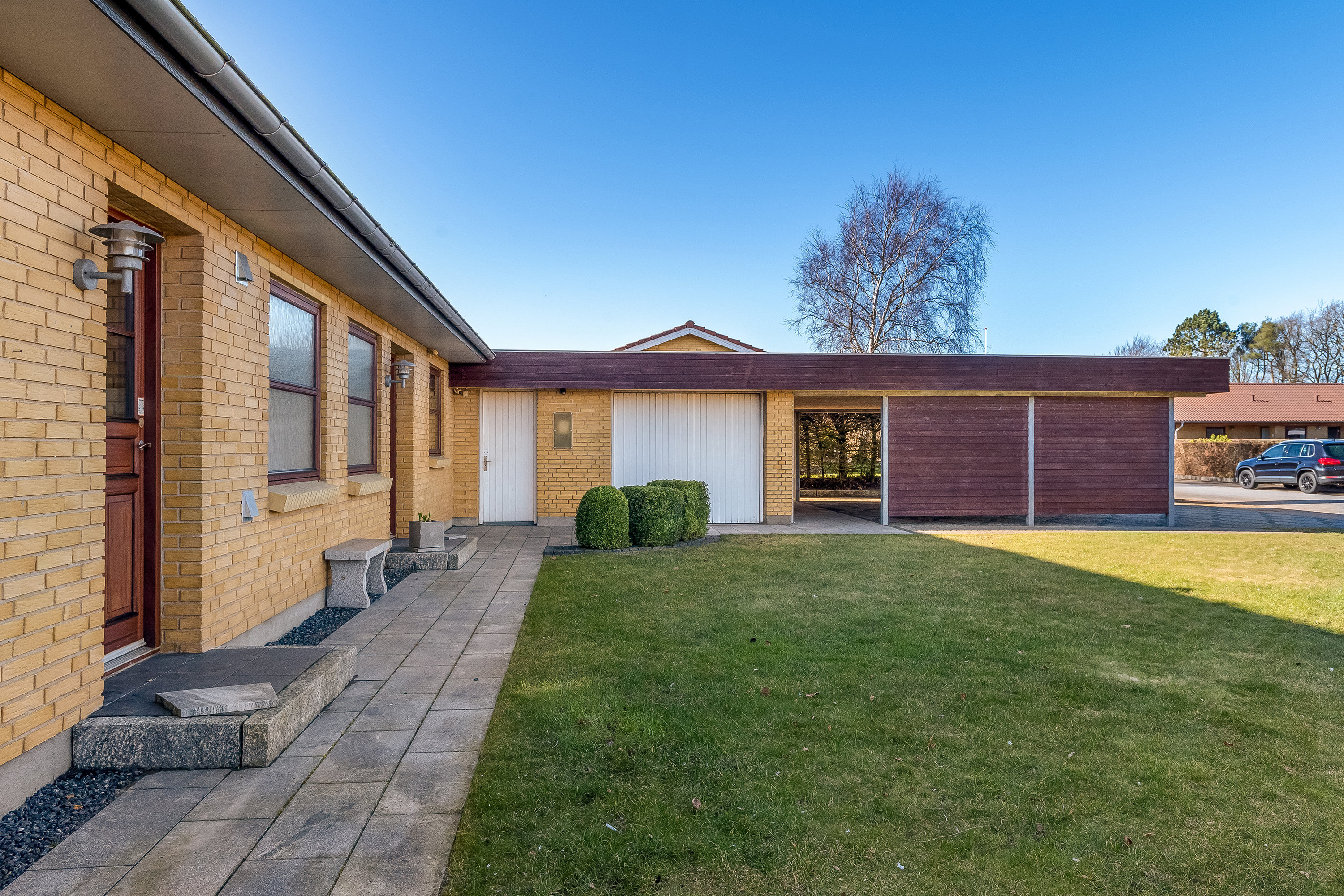 Fremhævet forhave billede i fuldskærmstilstand. Billede af Skovvænget 21, 7540 Haderup