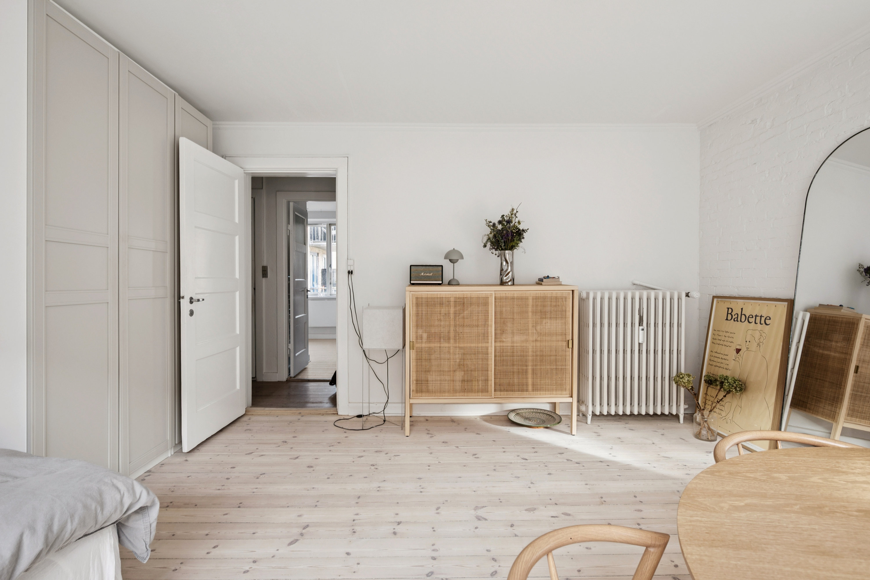 Fremhævet stue billede i fuldskærmstilstand. Billede af Lauravej 19, 3. th., 2500 Valby