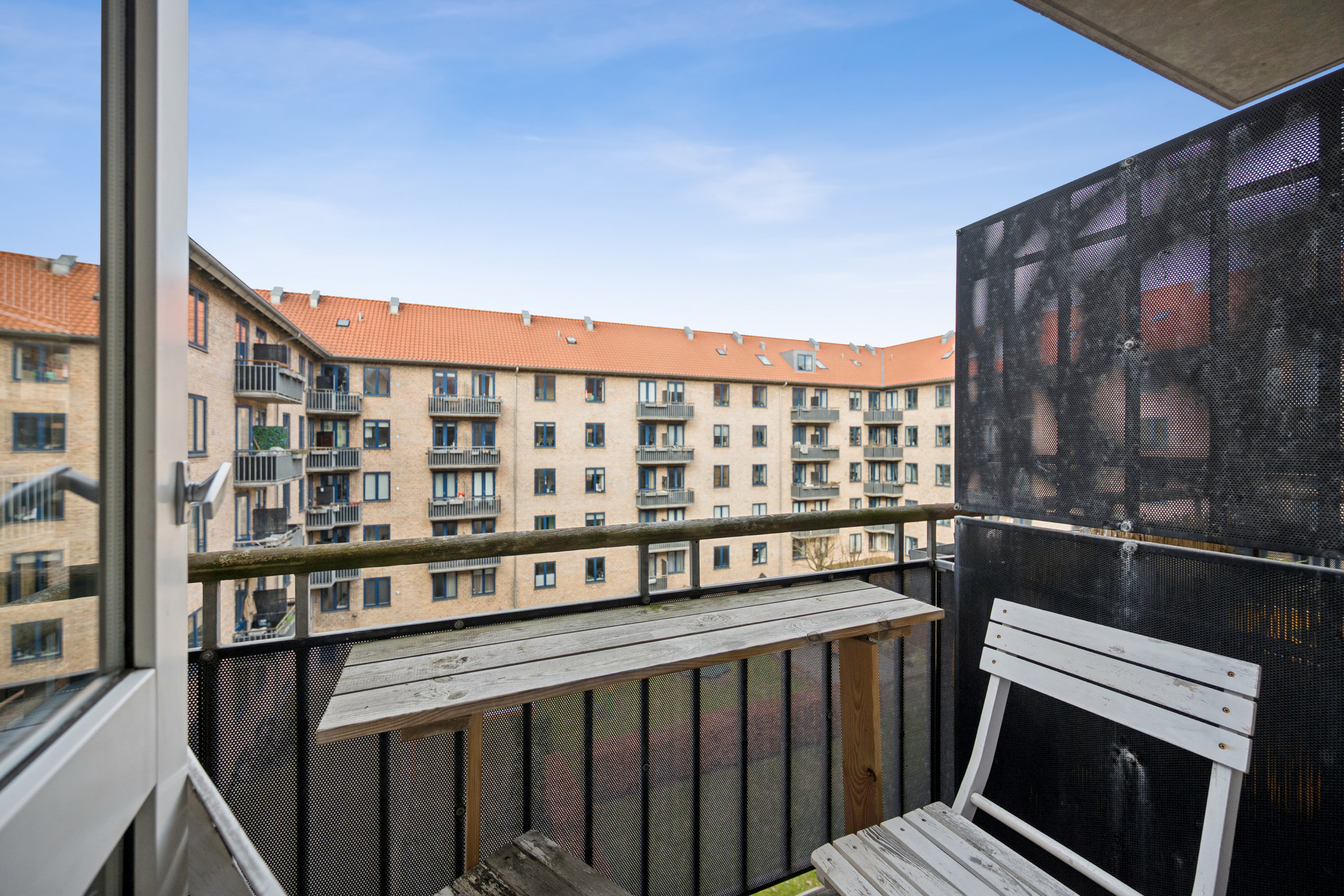 Fremhævet altan billede i fuldskærmstilstand. Billede af Lauravej 19, 3. th., 2500 Valby