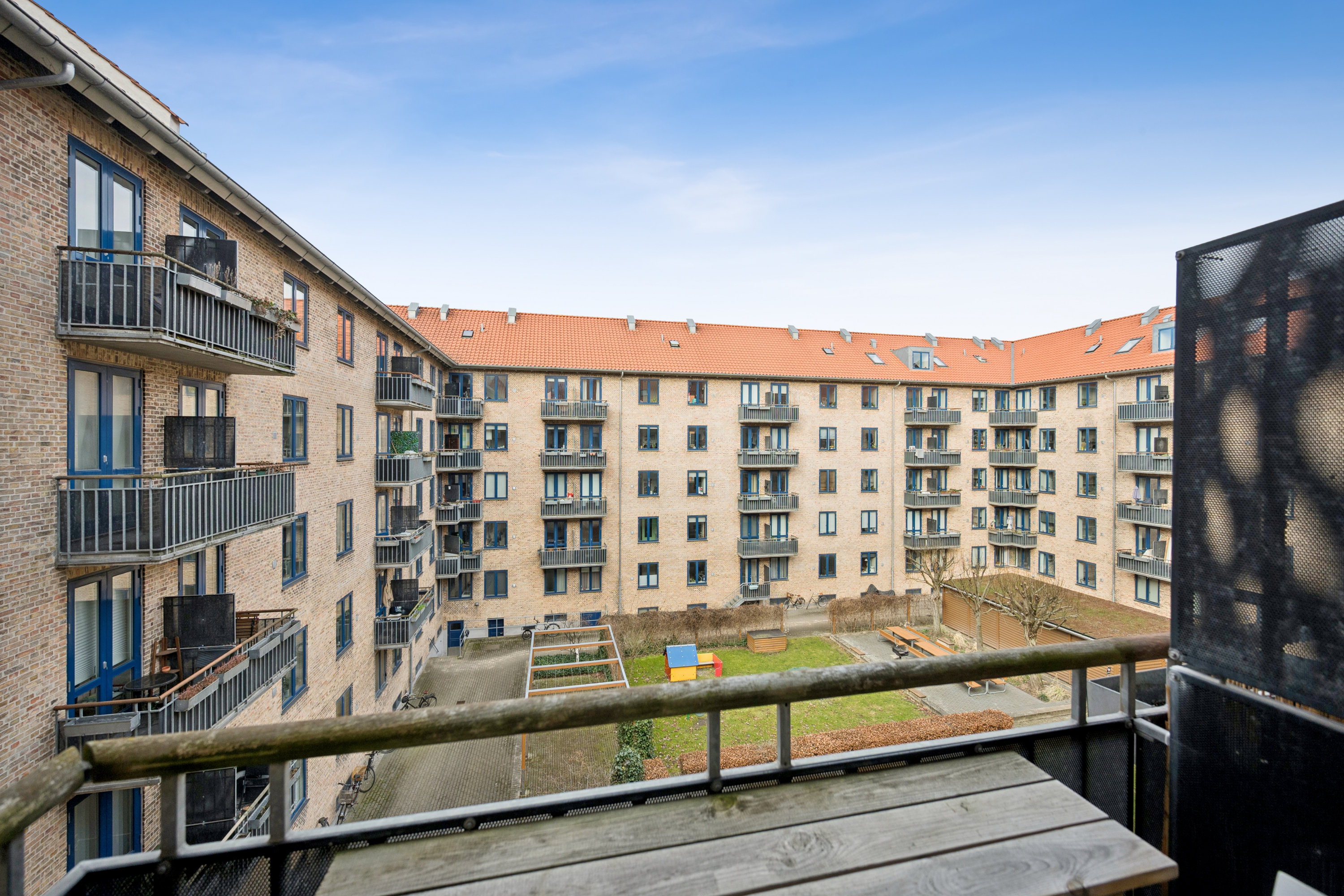 Fremhævet andet billede i fuldskærmstilstand. Billede af Lauravej 19, 3. th., 2500 Valby